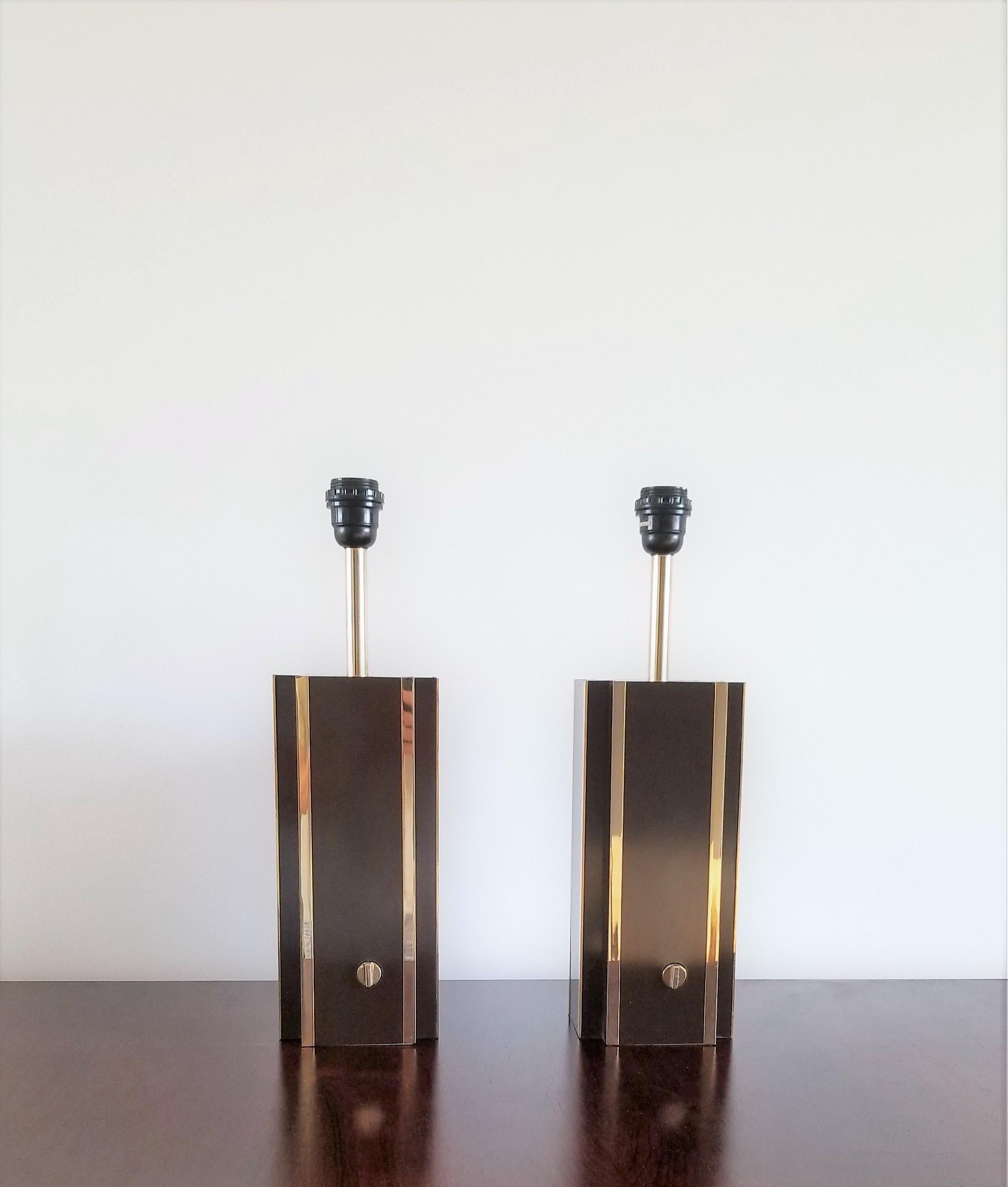 Pair of Chocolate Laminate Table Lamps with Brass Accents, France, 1970s In Good Condition In New York, NY