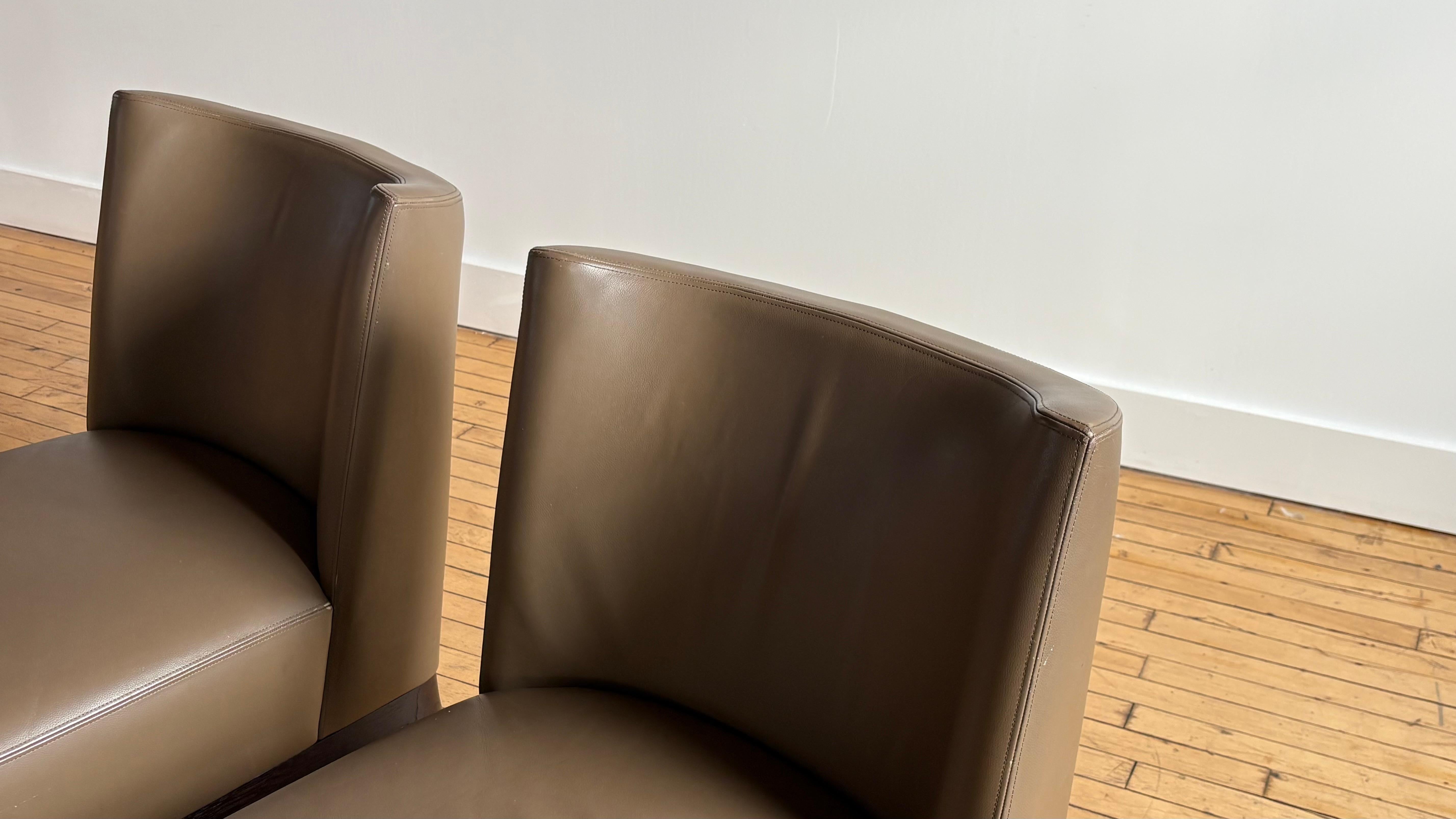 Moderne Paire de chaises 