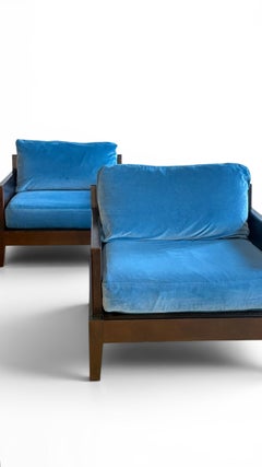 Coppia di poltrone "Opium" di Christian Liaigre, tessuto blu azzurro, 2015.