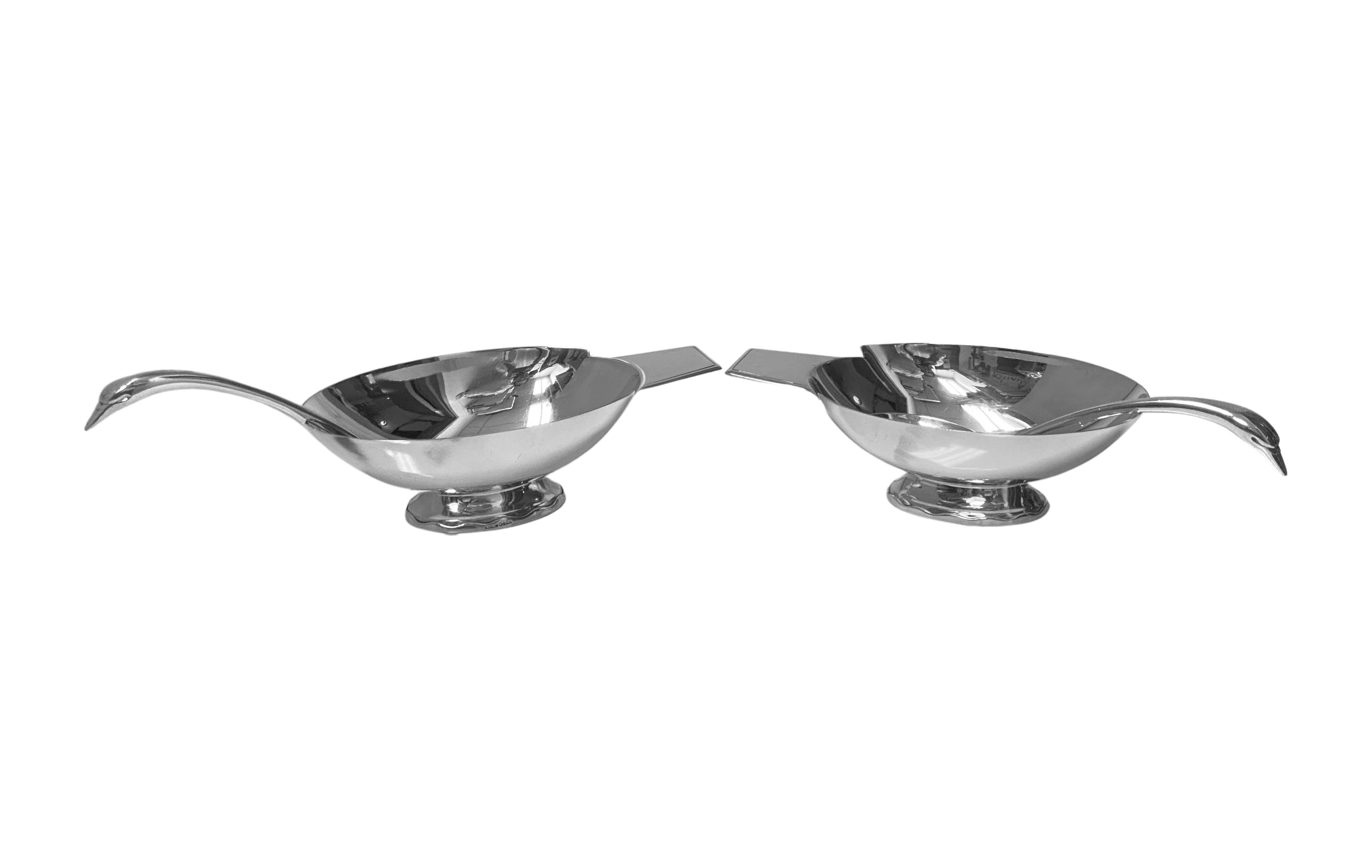 Pair of Christofle Art Deco Silver Plate Sauceboats France, C. 1935 In Good Condition In Toronto, Ontario