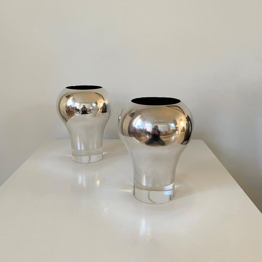 Paire de lampes de bureau signées Christofle, en métal argenté et perspex, vers 1960, France. Bon état - En vente à Brussels, BE