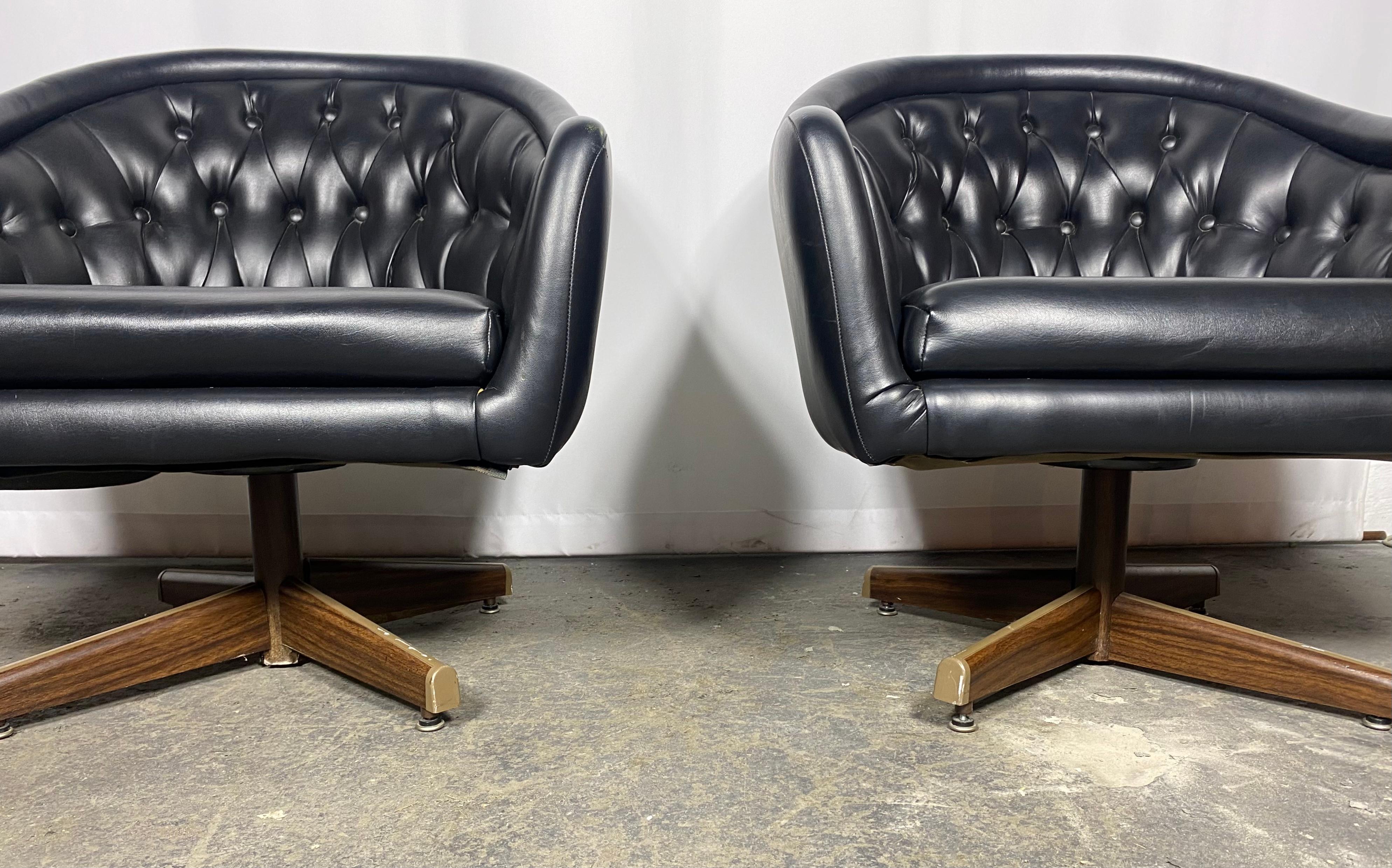 Pair of Chromcraft Black Tufted Swivel Lounge Chairs.. Ward Bennett In Good Condition For Sale In Buffalo, NY