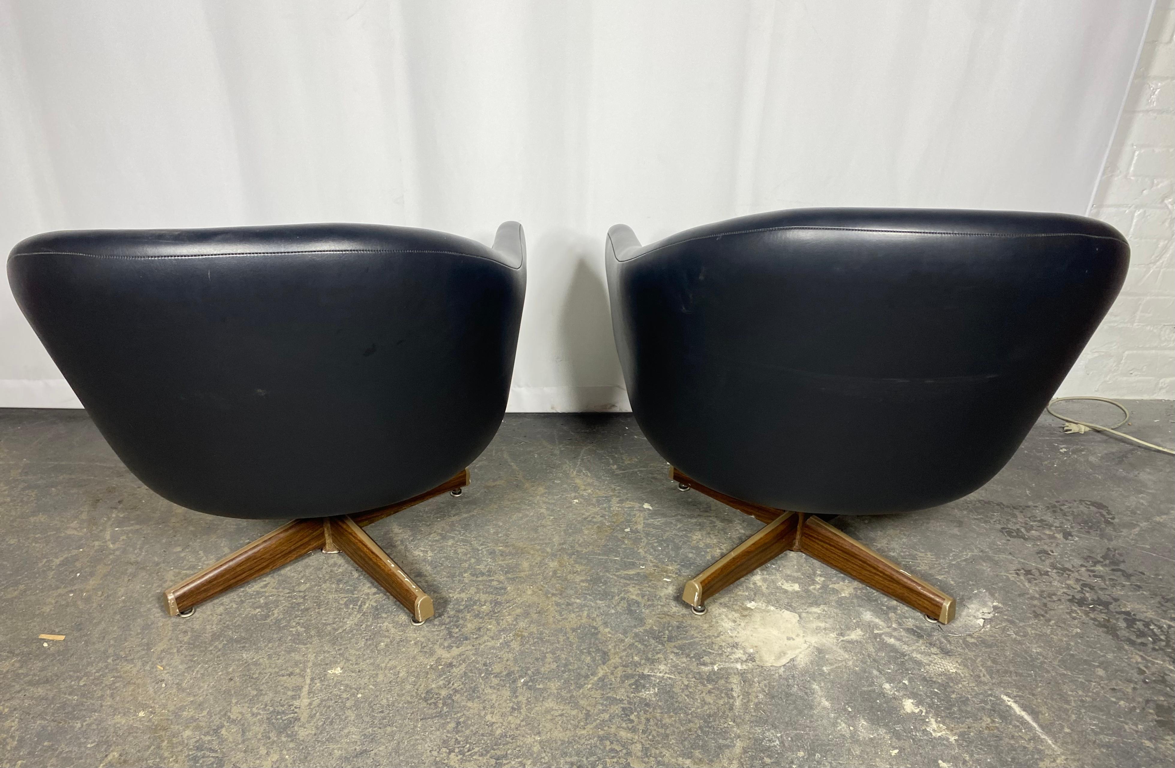 Metal Pair of Chromcraft Black Tufted Swivel Lounge Chairs.. Ward Bennett For Sale