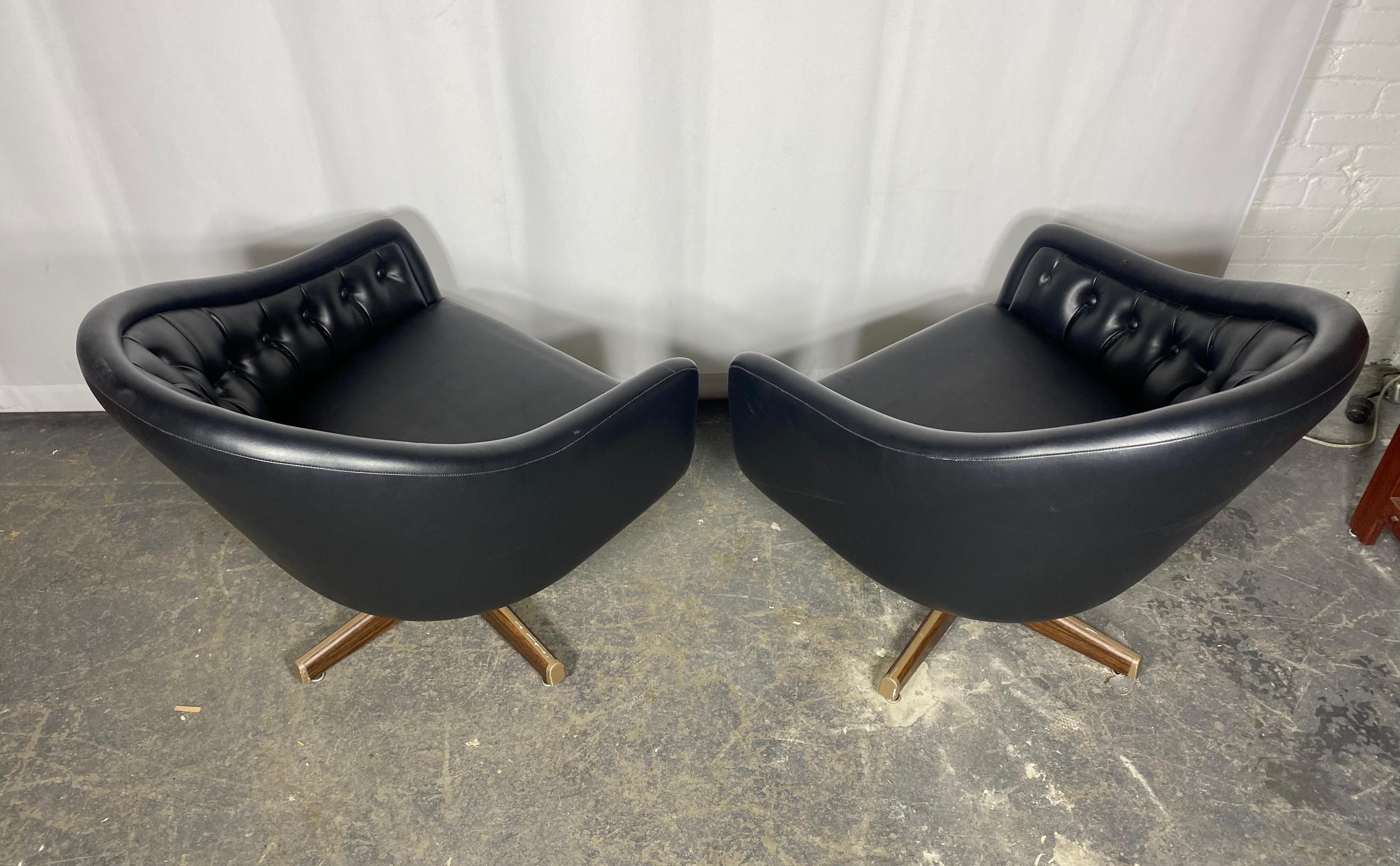 Pair of Chromcraft Black Tufted Swivel Lounge Chairs.. Ward Bennett For Sale 2