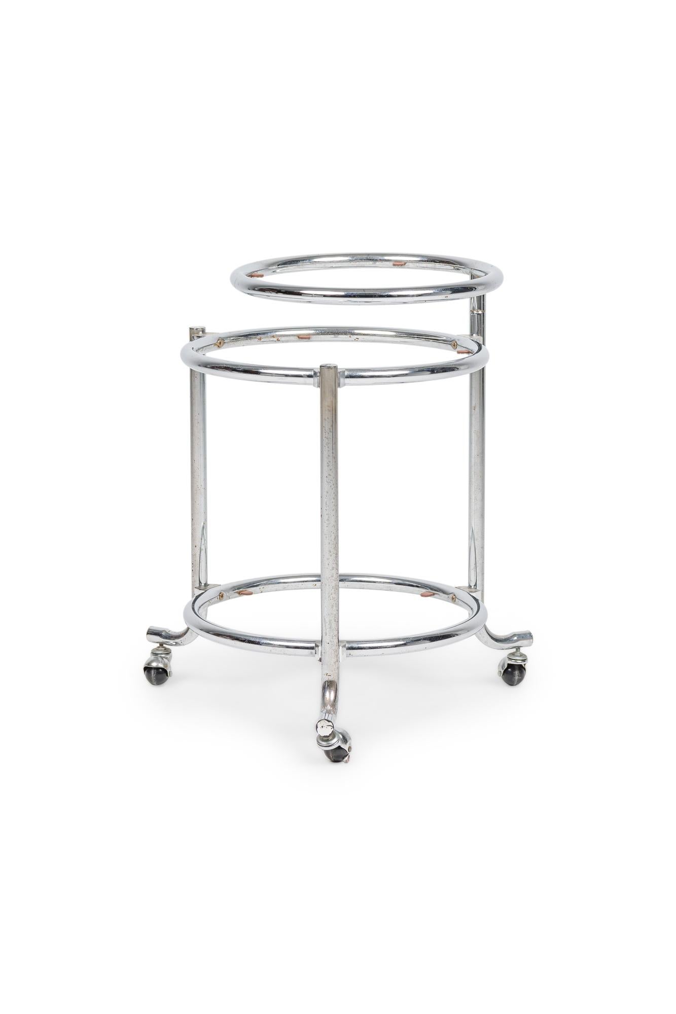Mid-Century Modern Pair of Chrome 3-Tier Rolling Swivel Side Table Attributed to Gilbert Rohde For Sale