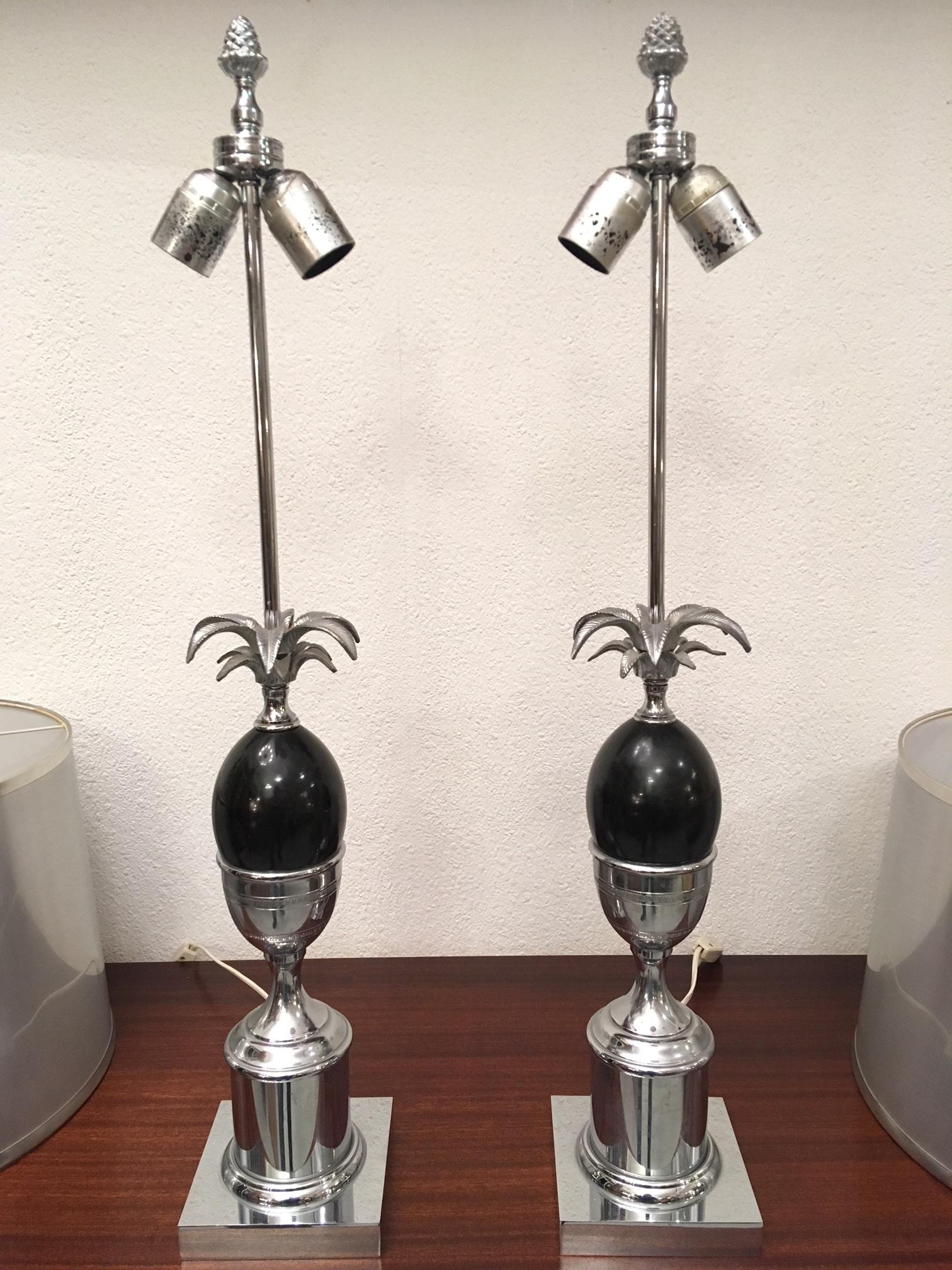 Pair of Chrome and Acrylic Table Lamps Style Maison Charles For Sale 7