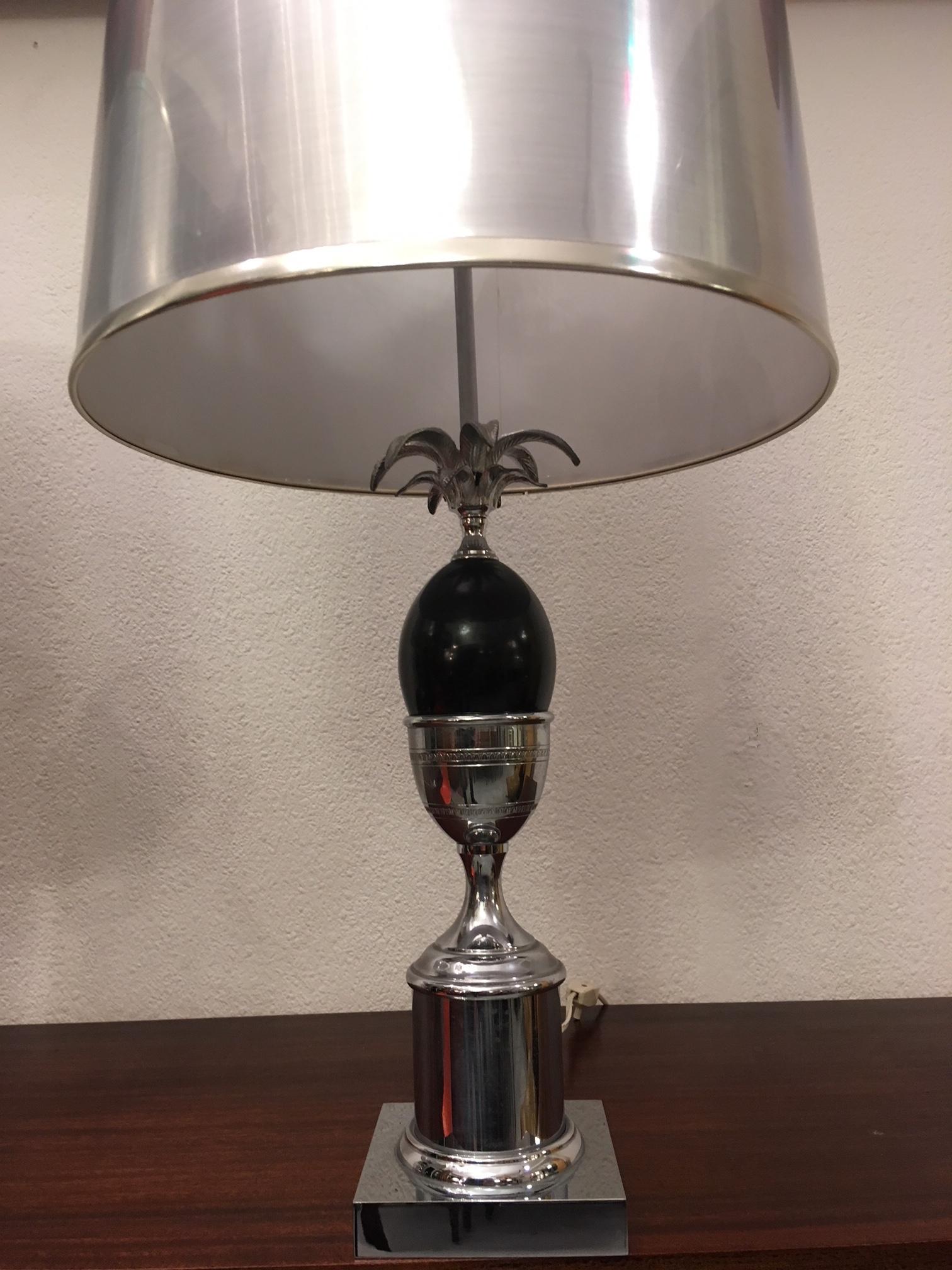 Late 20th Century Pair of Chrome and Acrylic Table Lamps Style Maison Charles For Sale