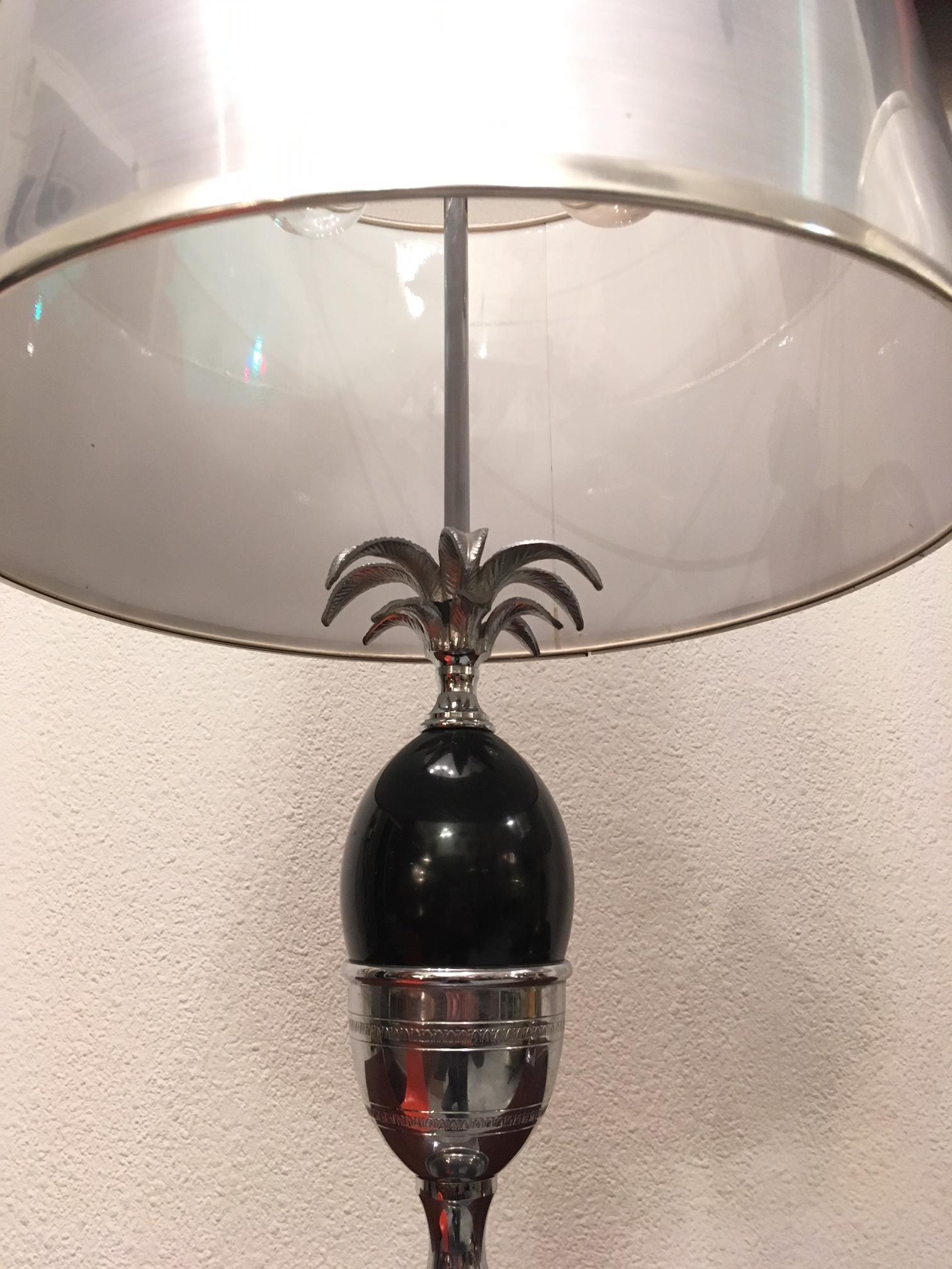 Chrome Paire de lampes de table en chrome et acrylique de style Maison Charles en vente