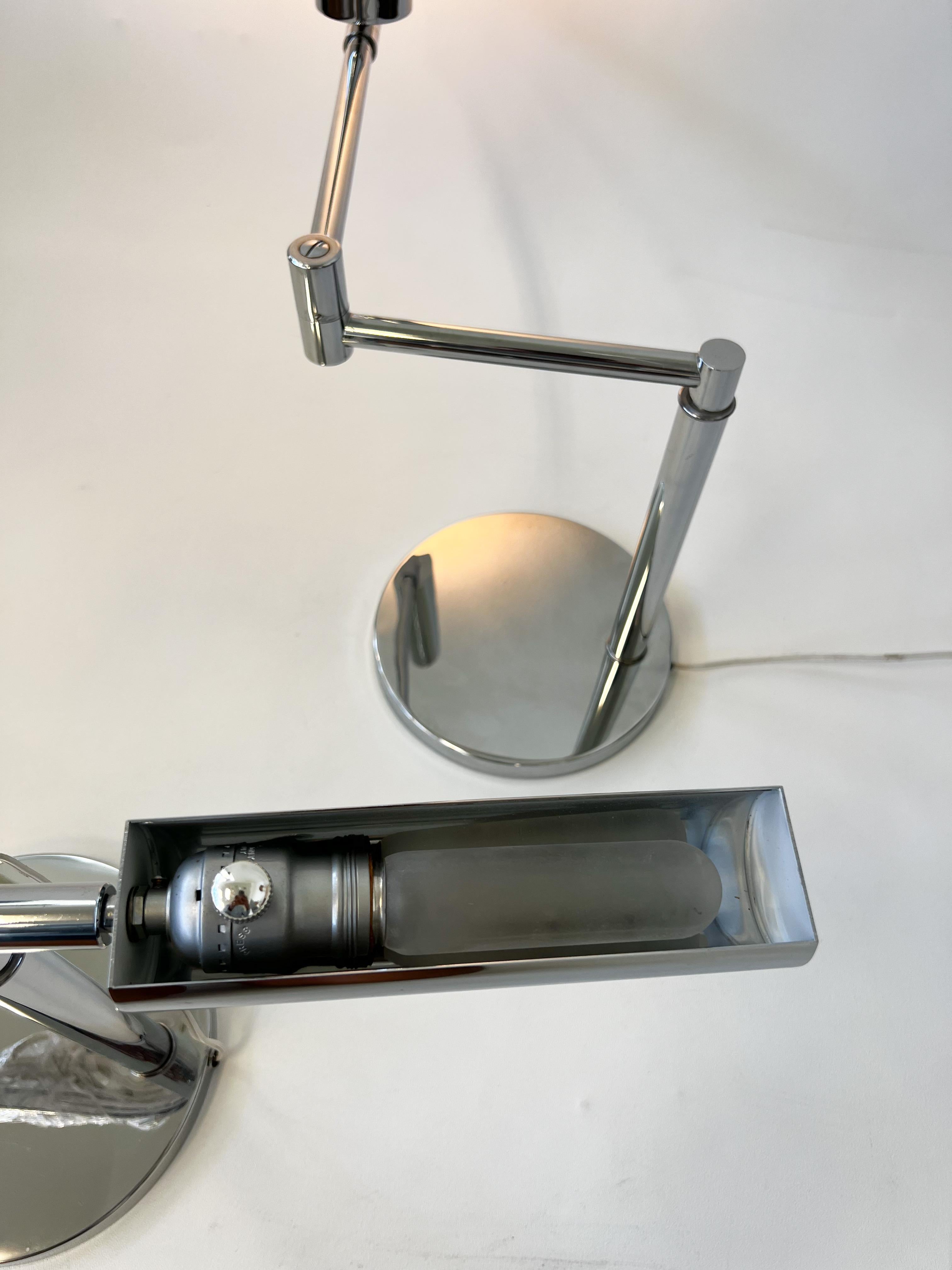 Américain Lampes de table réglables en chrome de Koch & Lowy en vente