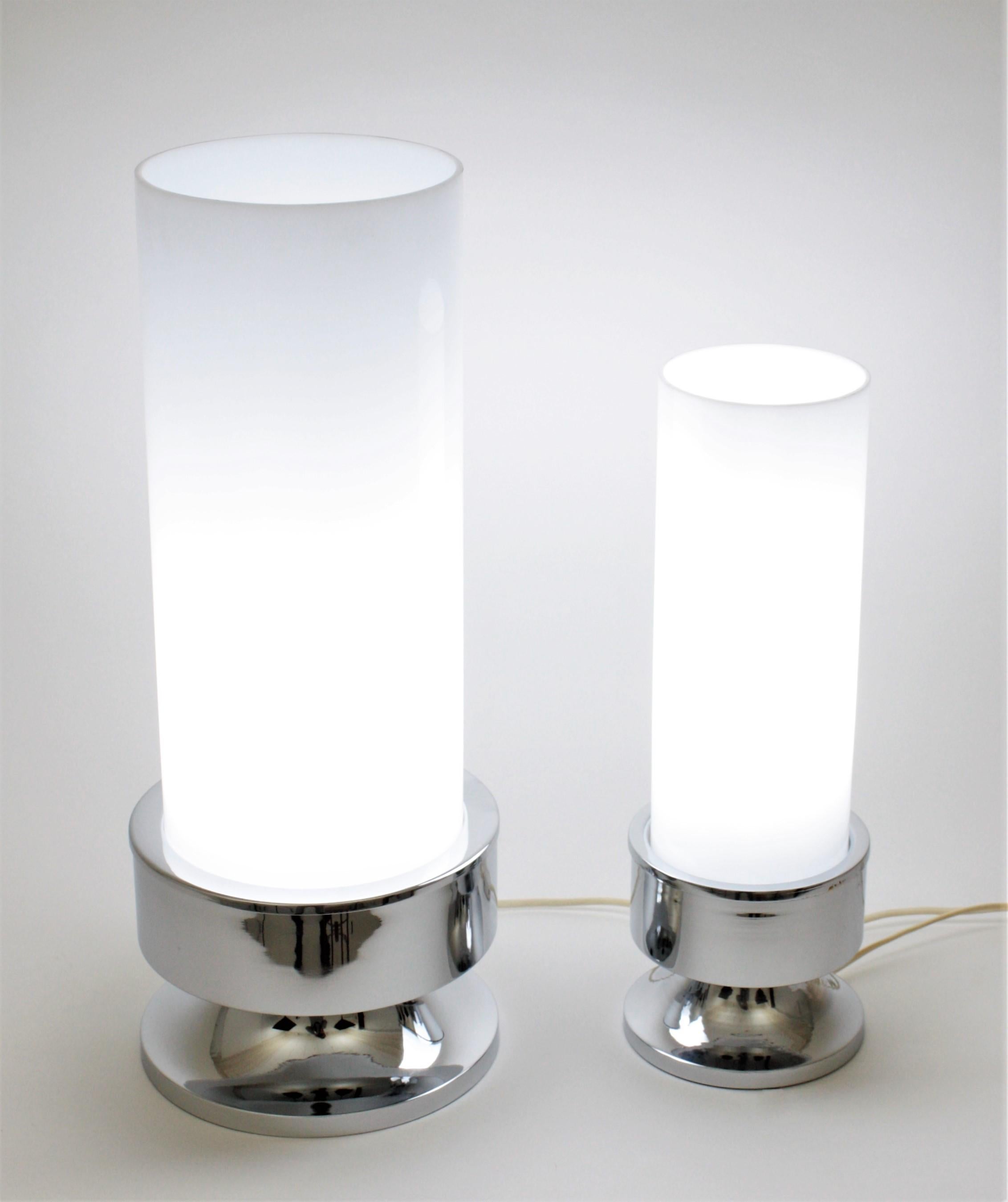 20th Century Pair of Italian Cylinder Table Lamps with Chrome Steel Base For Sale