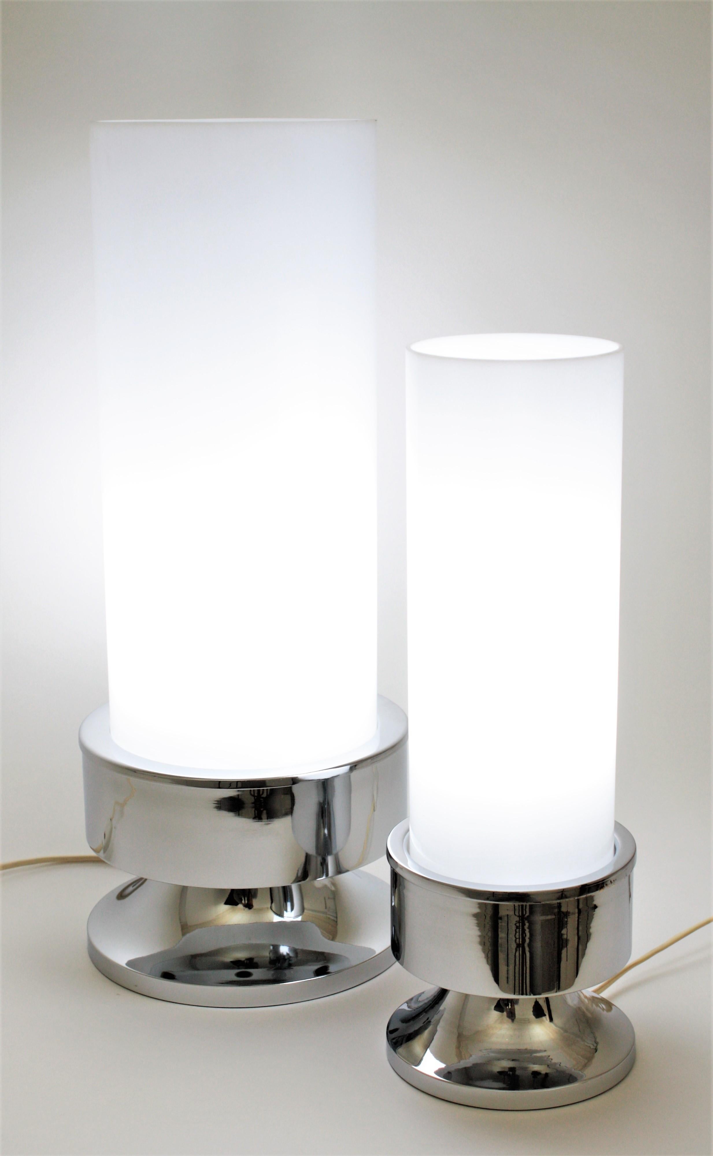 Pair of Italian Cylinder Table Lamps with Chrome Steel Base For Sale 2