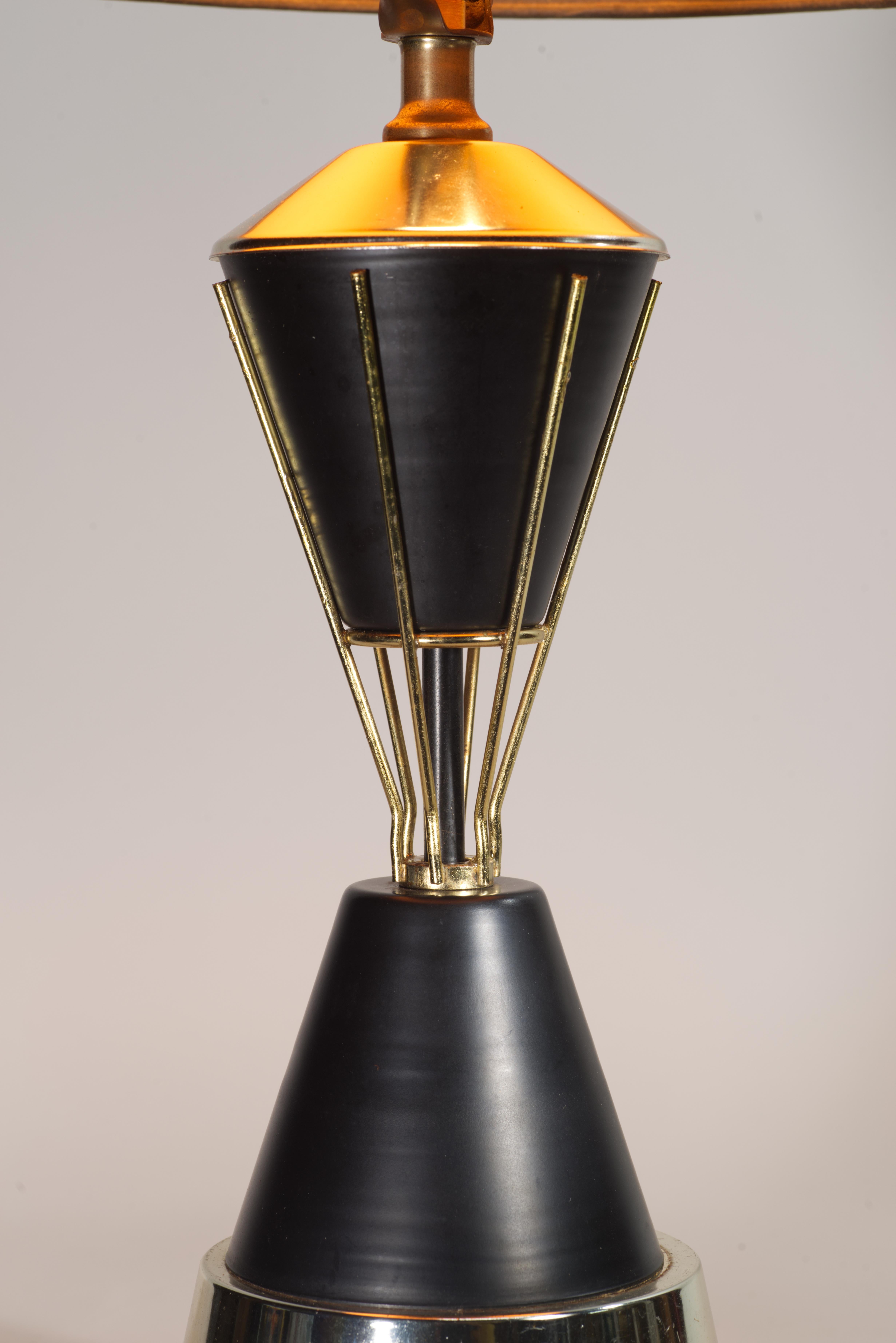 Paire de lampes de table en laiton et émail noir dans le style de Vitra, années 1960 en vente 4