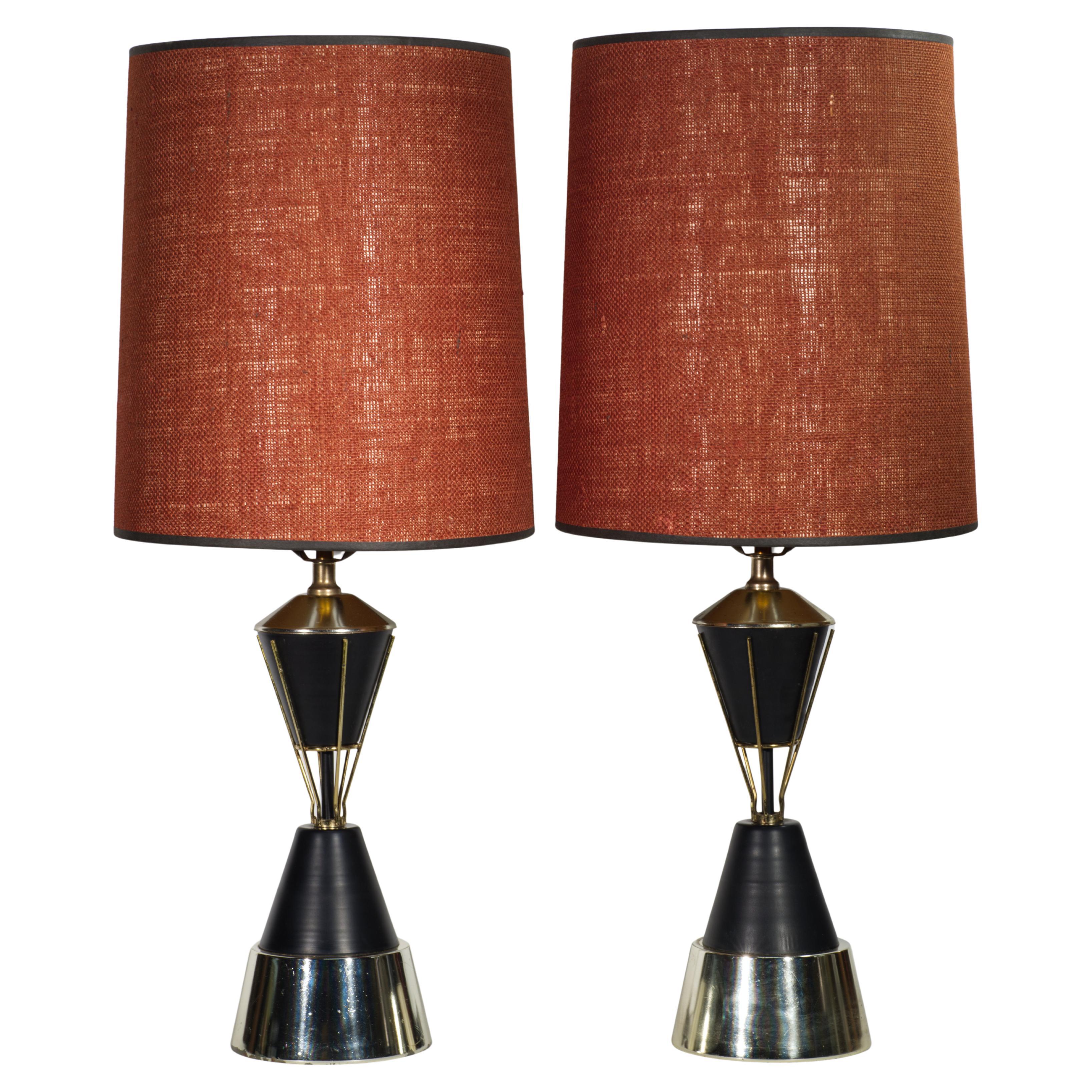Paire de lampes de table en laiton et émail noir dans le style de Vitra, années 1960