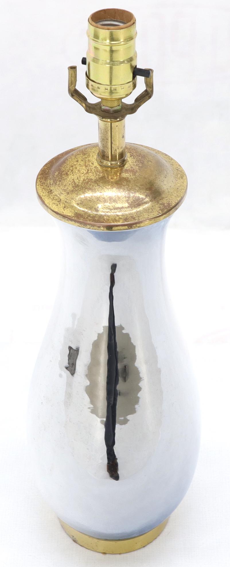 Paar Tischlampen aus Chrom und Messing in Vasenform im Angebot 1