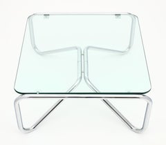 Paire de tables basses chrome et verre