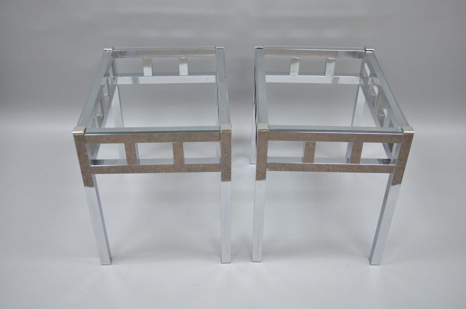 Pair of Chrome and Glass Mid-Century Modern End Tables in Milo Baughman Style In Good Condition For Sale In Philadelphia, PA