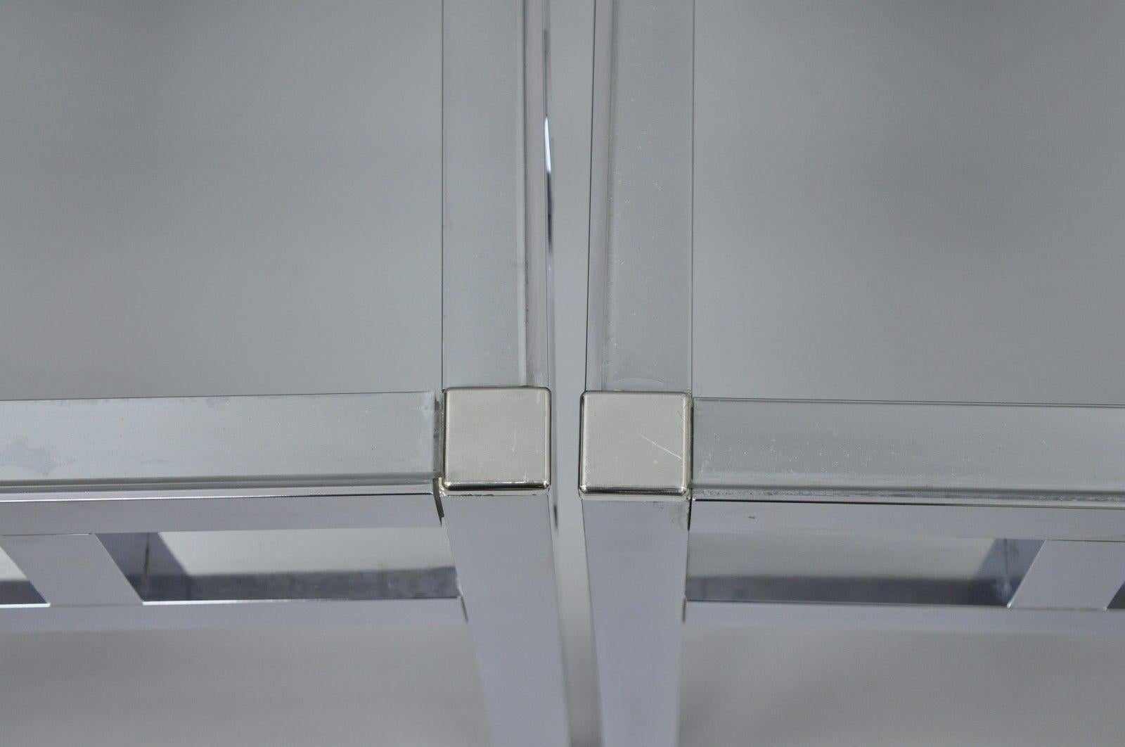 Pair of Chrome and Glass Mid-Century Modern End Tables in Milo Baughman Style For Sale 4