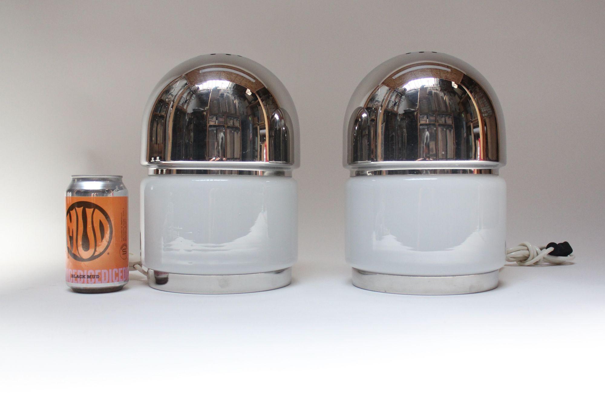 Fin du 20e siècle Paire de lampes de bureau Salt and Pepper en chrome et verre de Goffredo Reggiani en vente