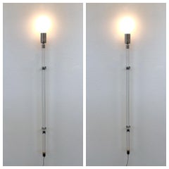 Pareja de apliques de cromo y lucita de Peter Hamburger