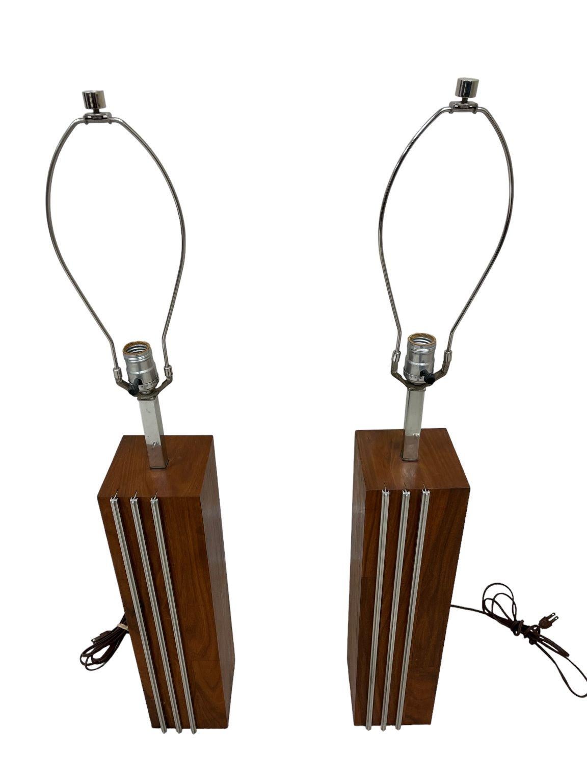 Pair of Chrome And Walnut Mid Century Lamps By Laurel Lamp Co.     In Good Condition For Sale In Bernville, PA