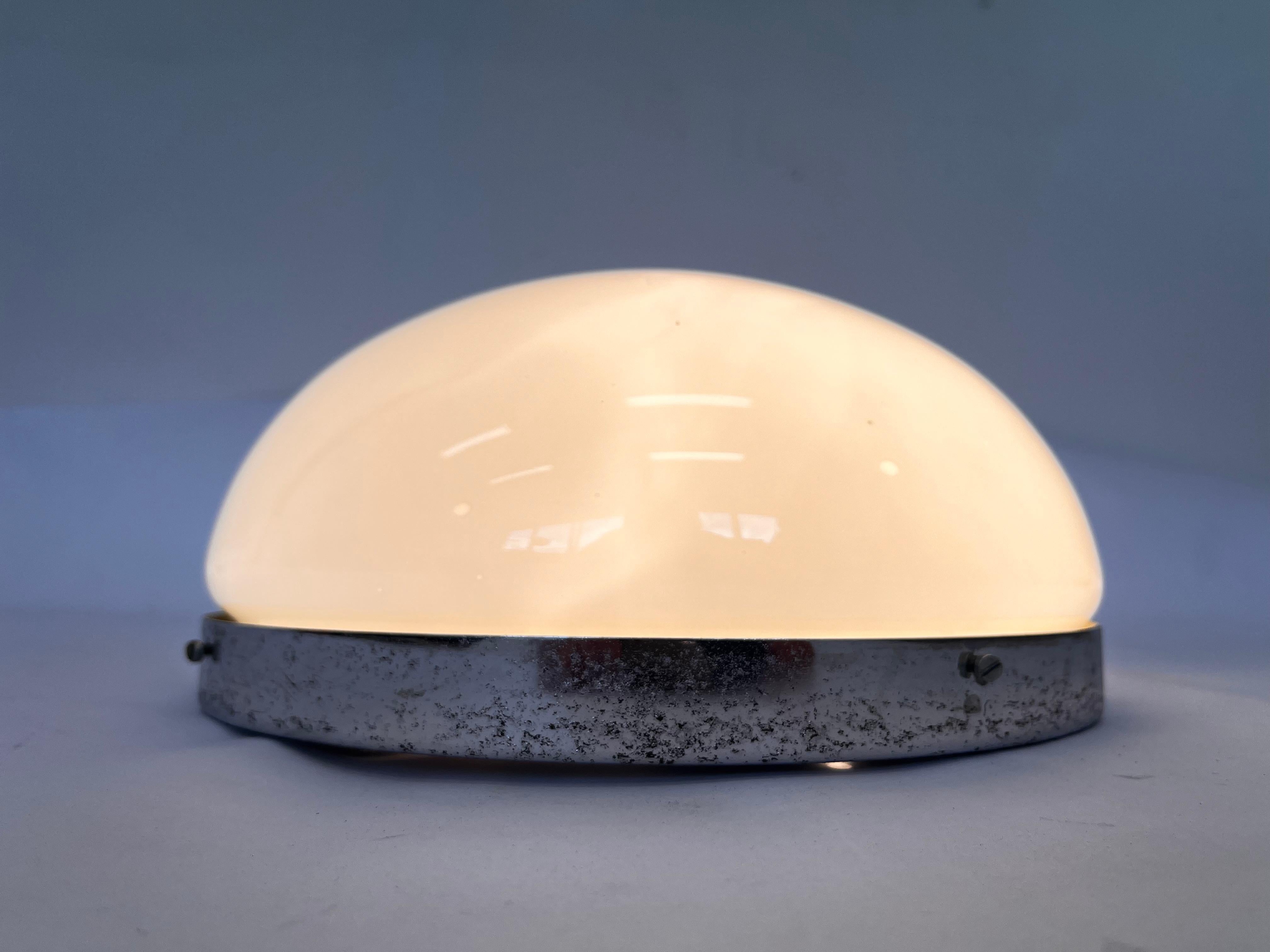 Paar verchromte Bauhaus-Decken- oder Wandleuchten, 1930er Jahre (Mitte des 20. Jahrhunderts) im Angebot