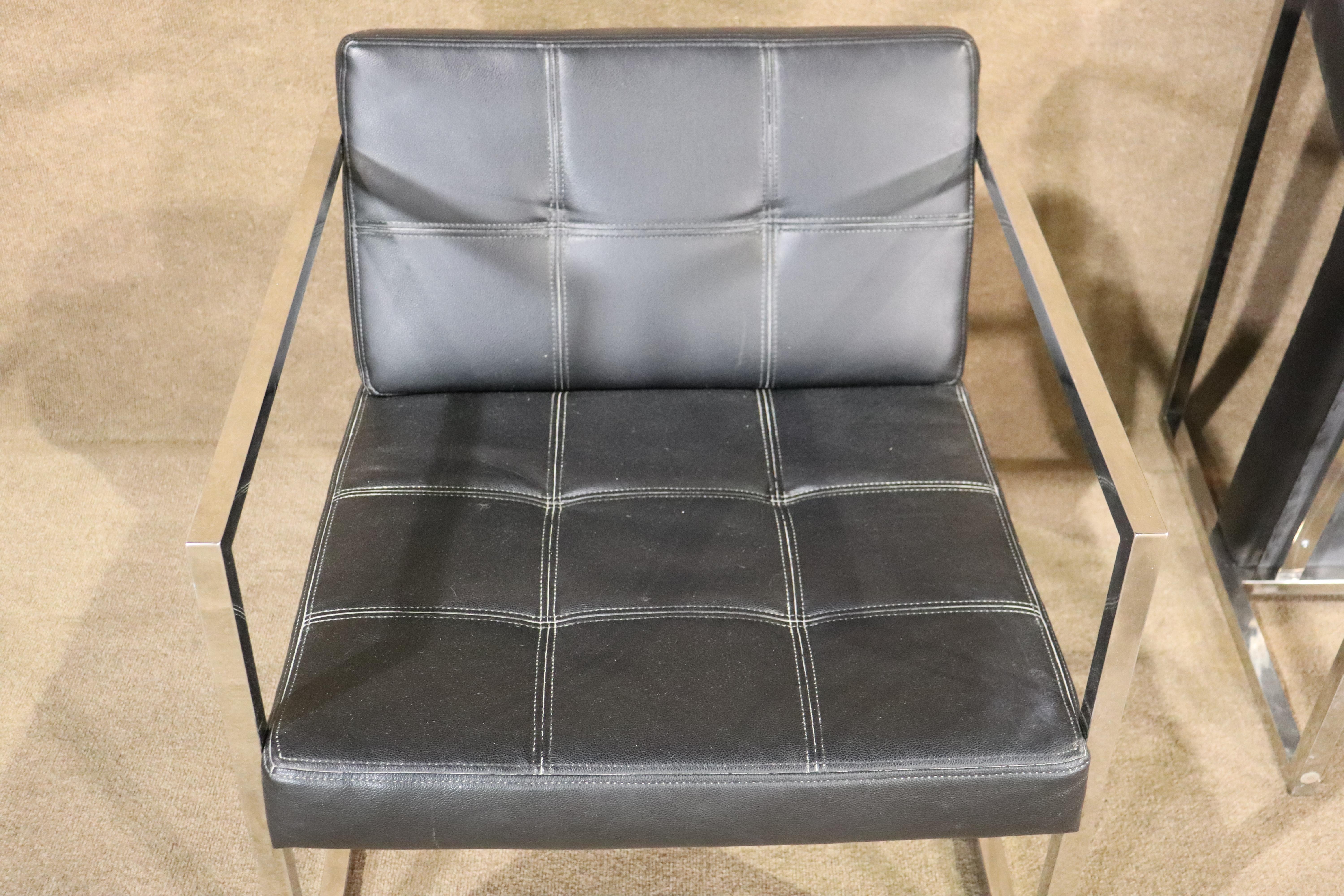 Mid-Century Modern Pair of Chrome & Black Leather Lounge Chairs For Sale
