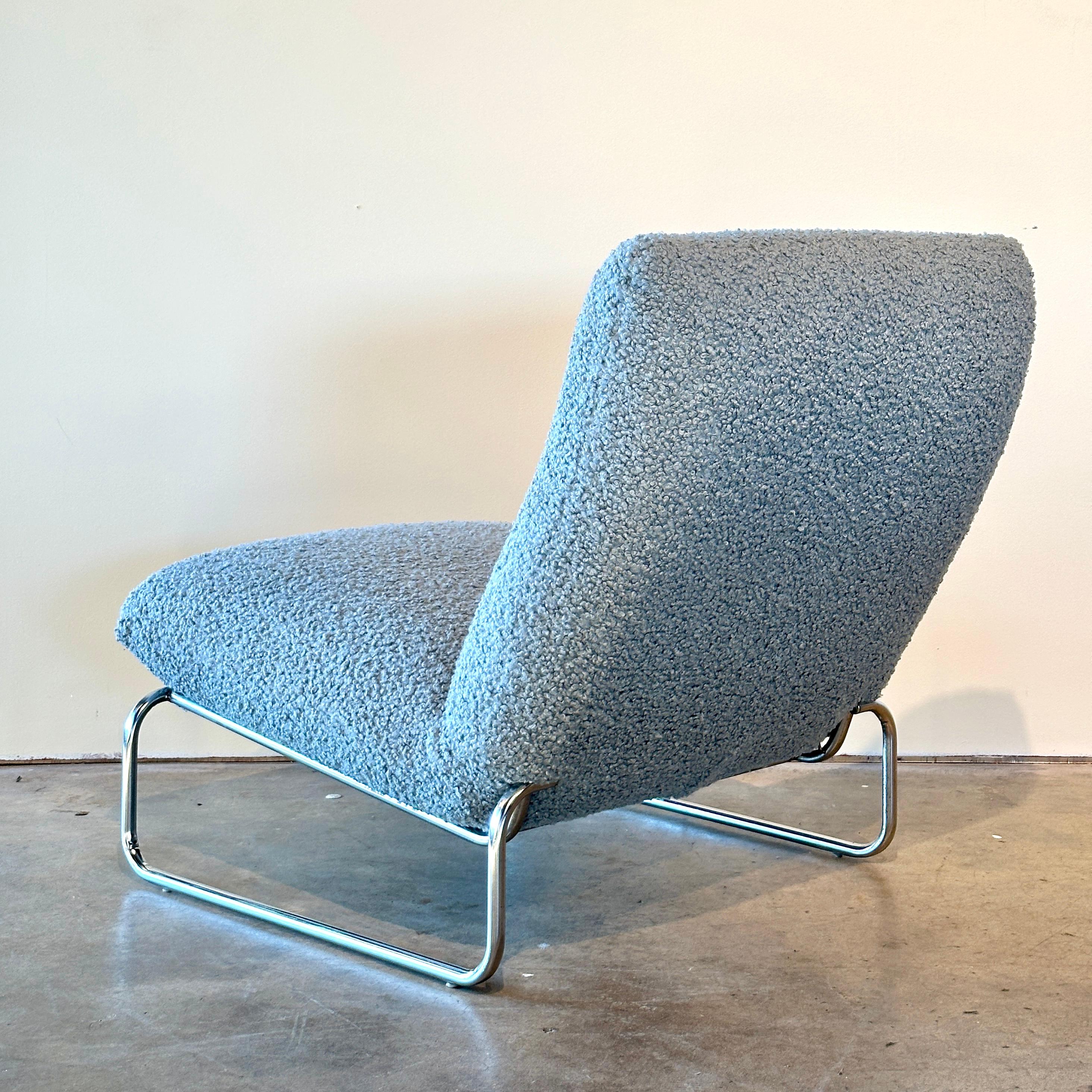 Late 20th Century Pair of Chrome & Boucle Italian Lounge Chairs by Castelli For Sale