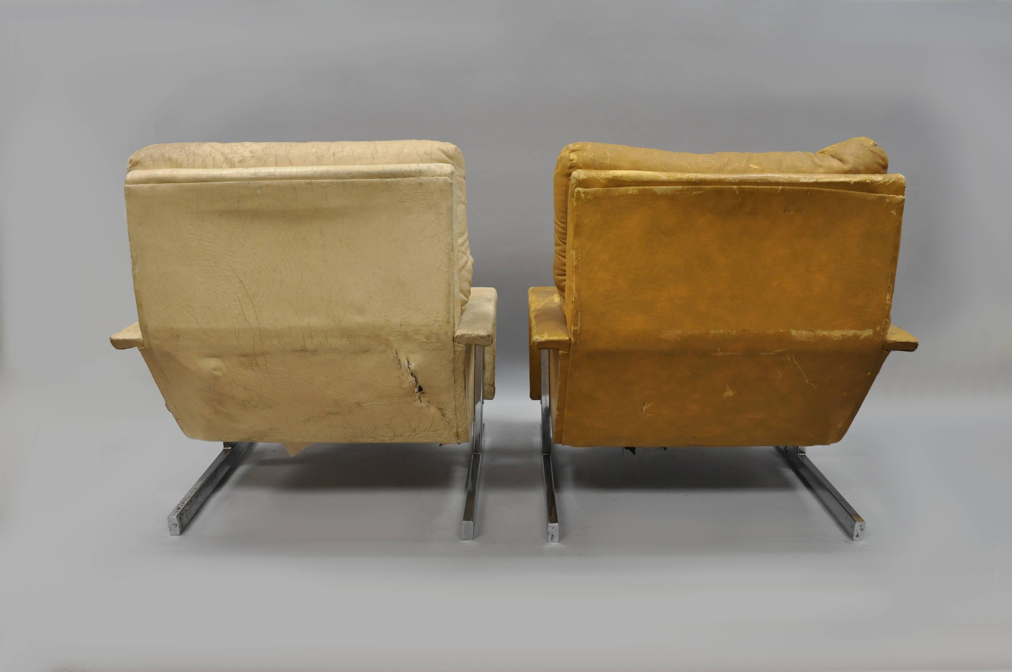 Mid-20th Century Pair of Chrome Club Lounge Chairs after Milo Baughman by Cimon Limited Canada
