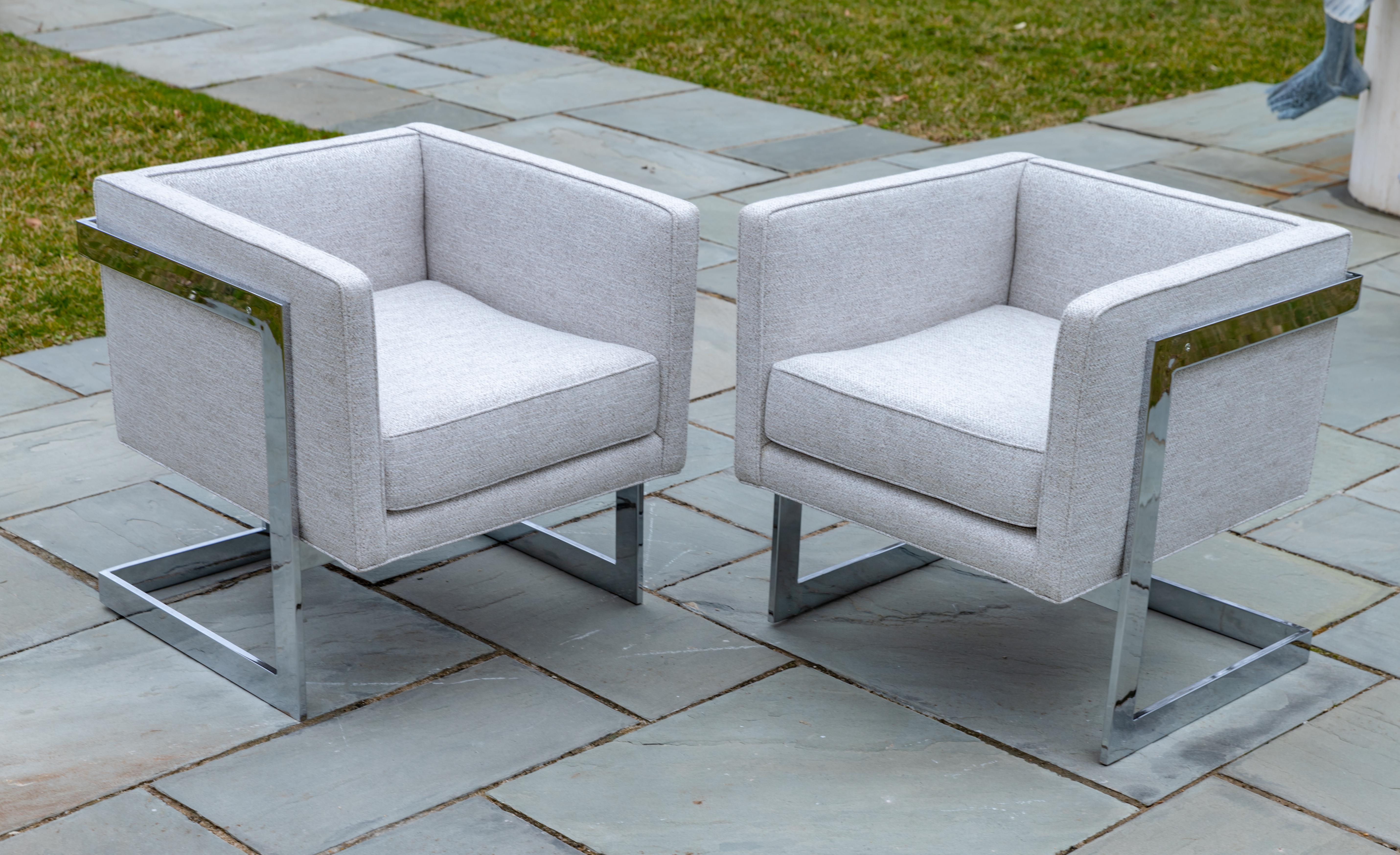 20th Century Pair of Chrome Cubic Frame Upholstered Armchairs For Sale