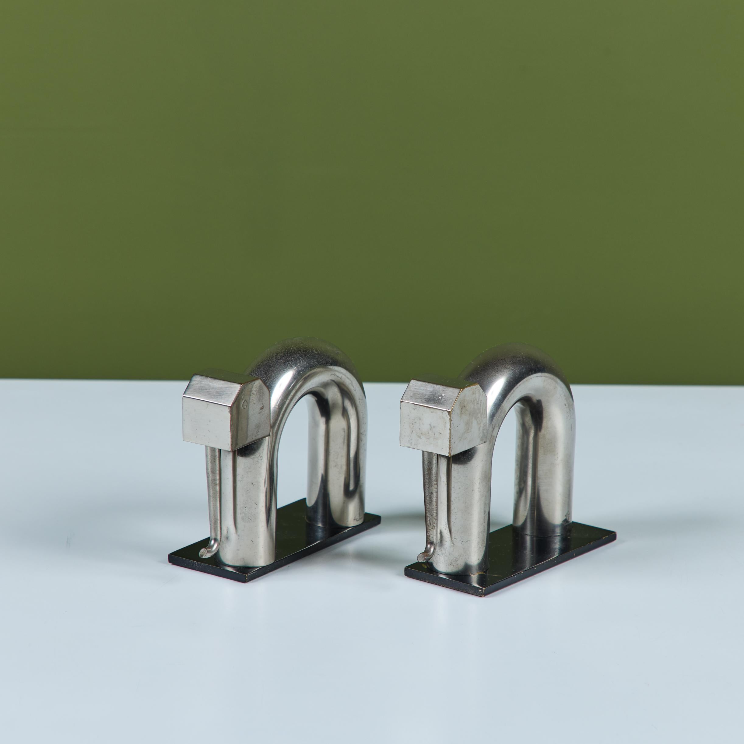 Pair of Chrome Elephant Bookends by Walter von Nessen for Chase USA in vendita 4