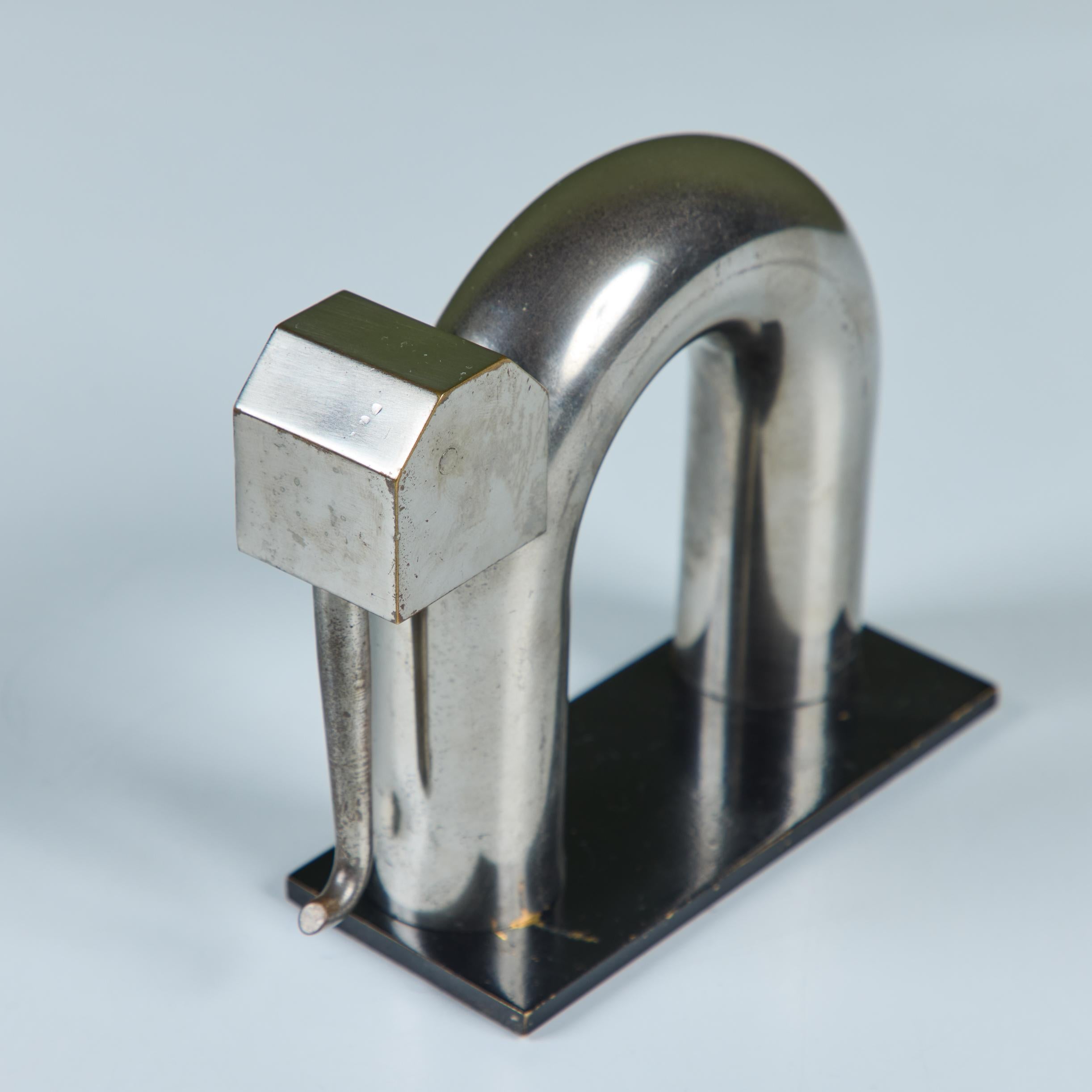 Pair of Chrome Elephant Bookends by Walter von Nessen for Chase USA in vendita 8