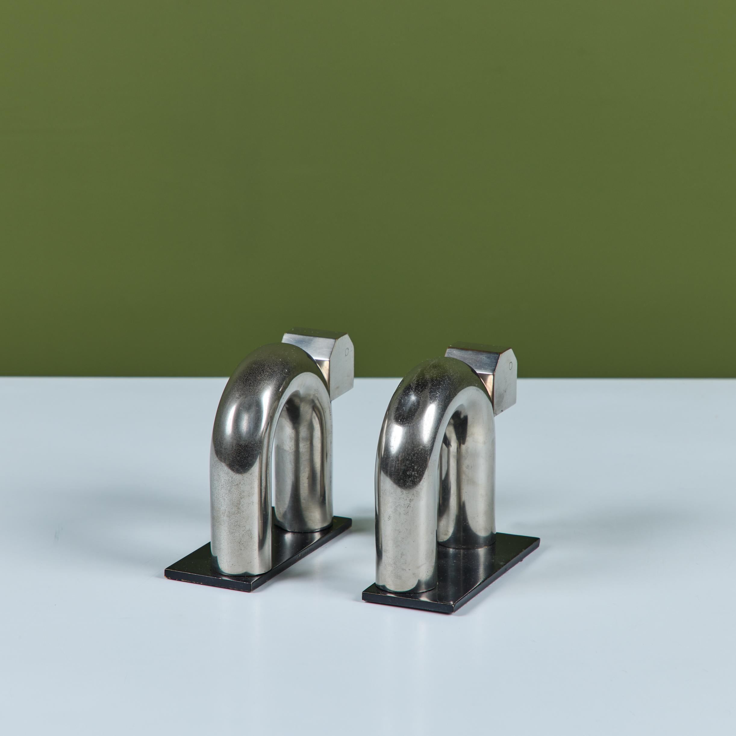 Pair of Chrome Elephant Bookends by Walter von Nessen for Chase USA in vendita 1