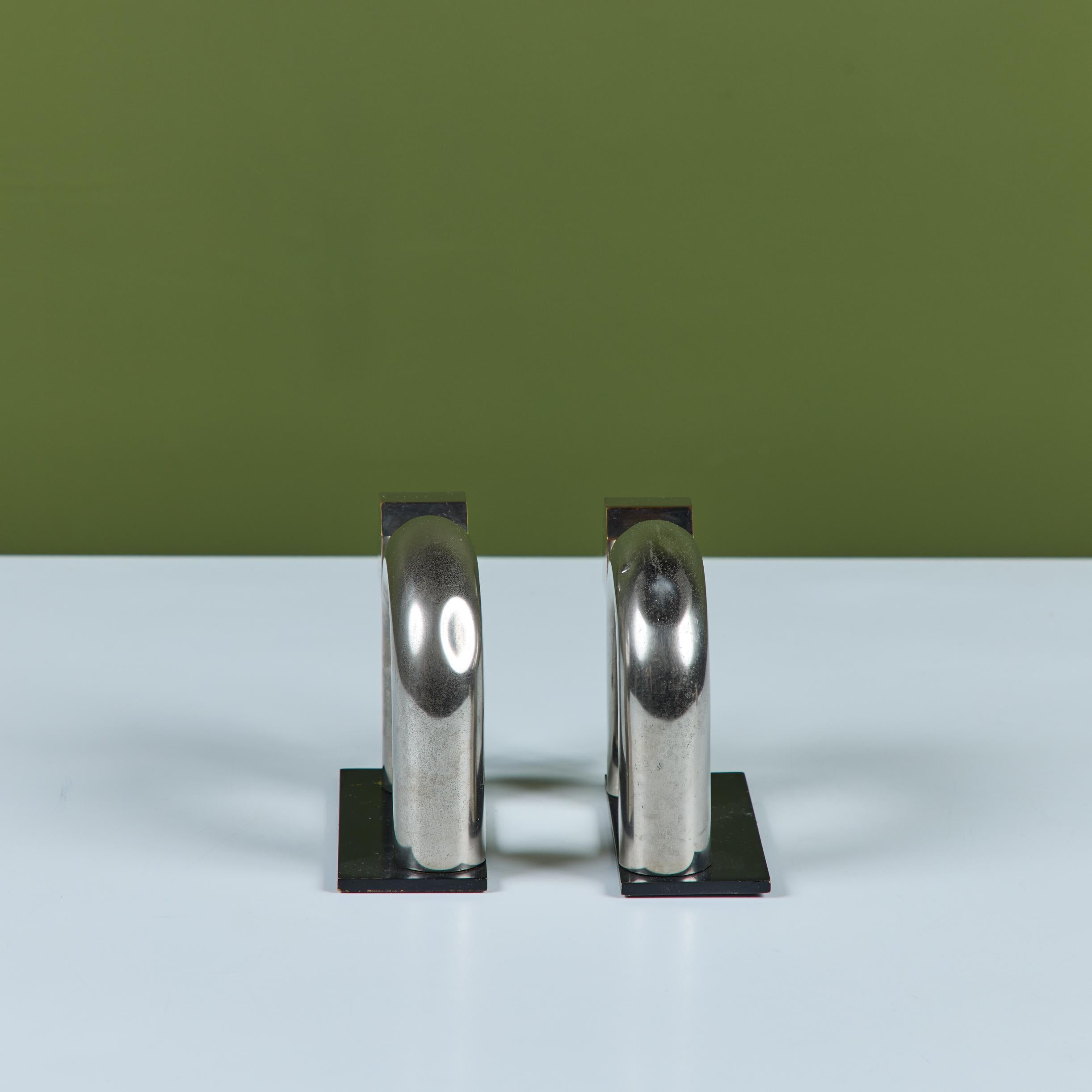 Pair of Chrome Elephant Bookends by Walter von Nessen for Chase USA in vendita 2