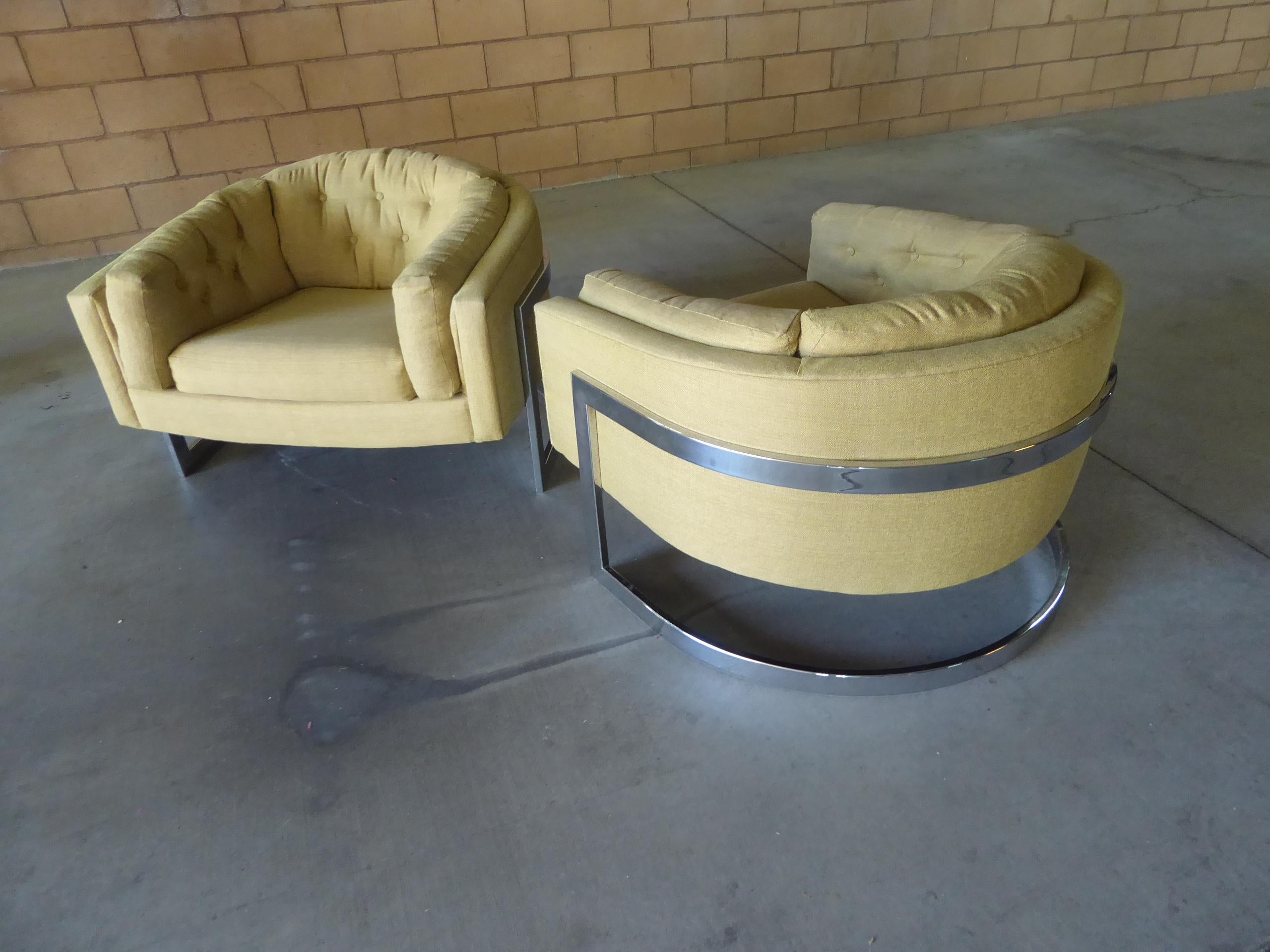 Plated Pair of Chrome Framed Barrel-Back Lounge Chairs Attributed to Milo Baughman