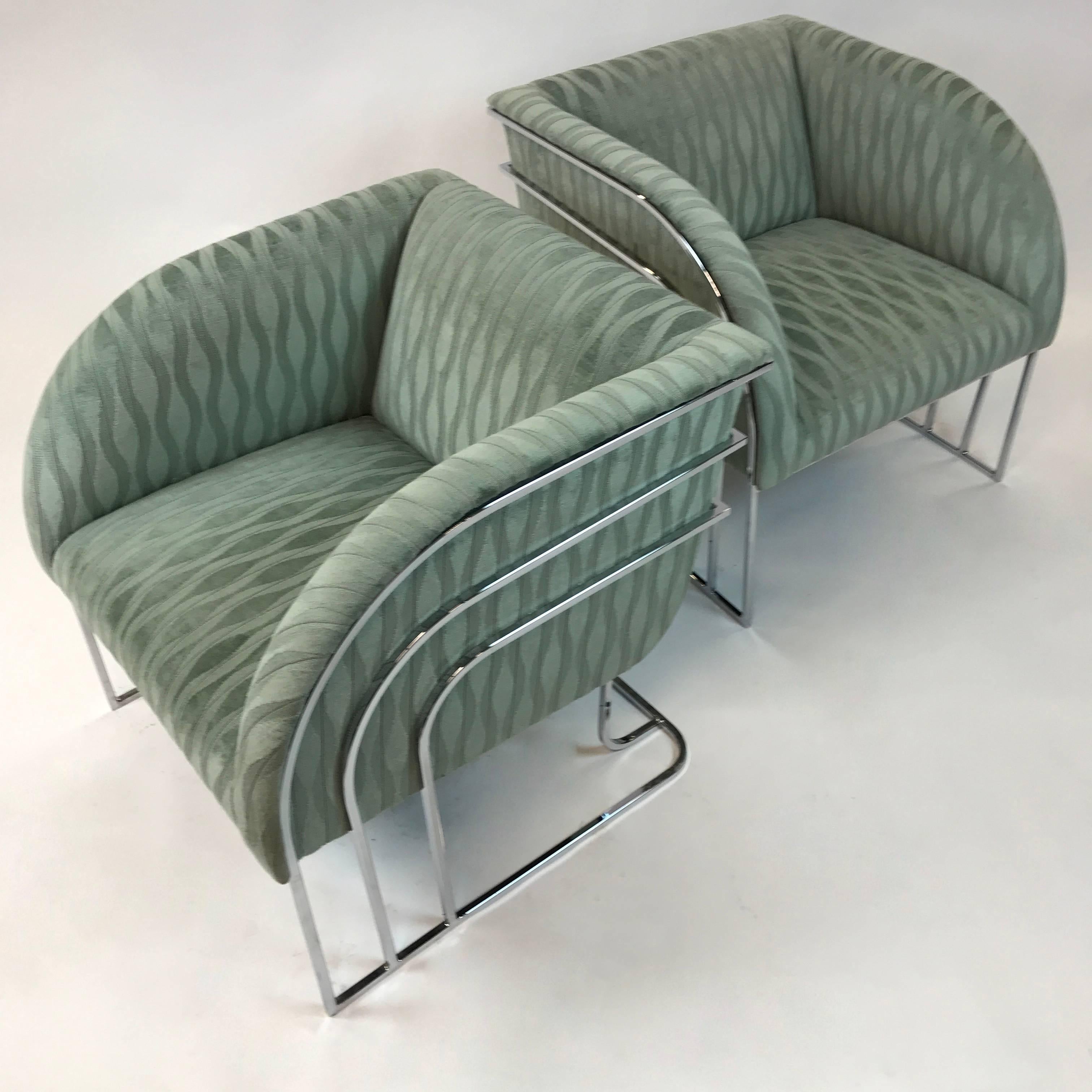 Mid-Century Modern Pair of Chrome Lounge Chairs By George Mergenov  For Sale