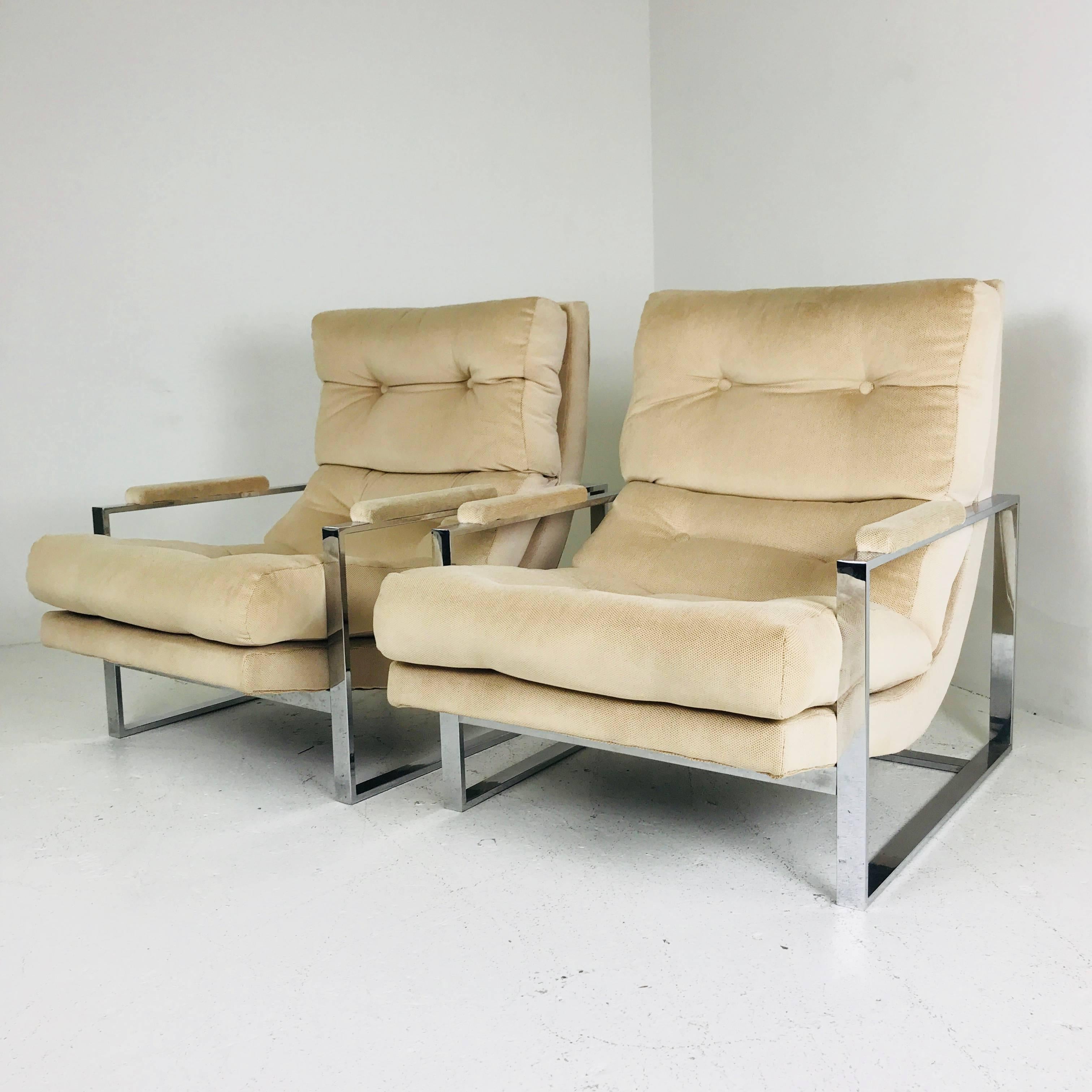 Pair of Chrome Lounge Chairs in the Style of Milo Baughman In Good Condition In Dallas, TX
