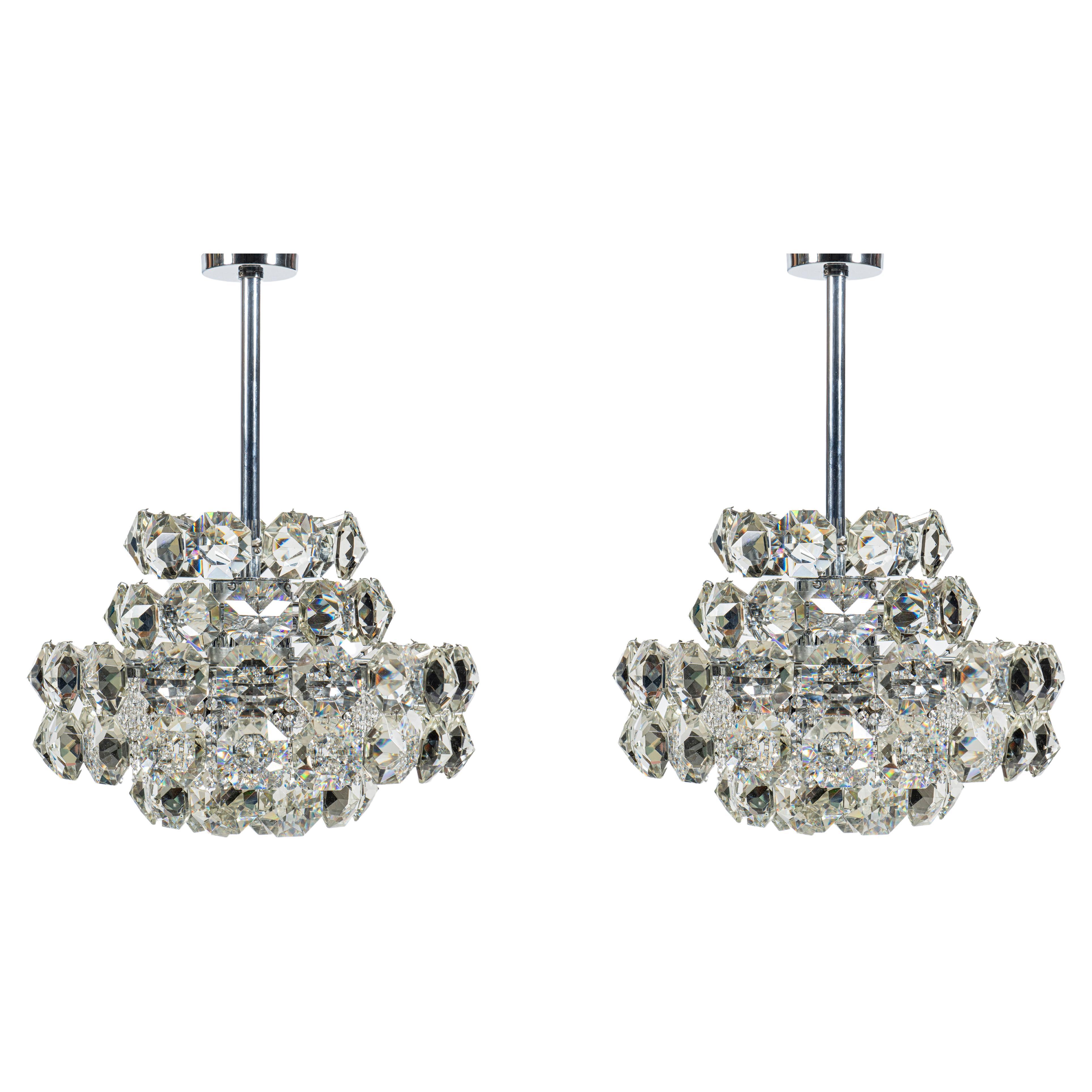 Paire de lustres en métal chromé et verre de cristal de Bakalowits & Shne