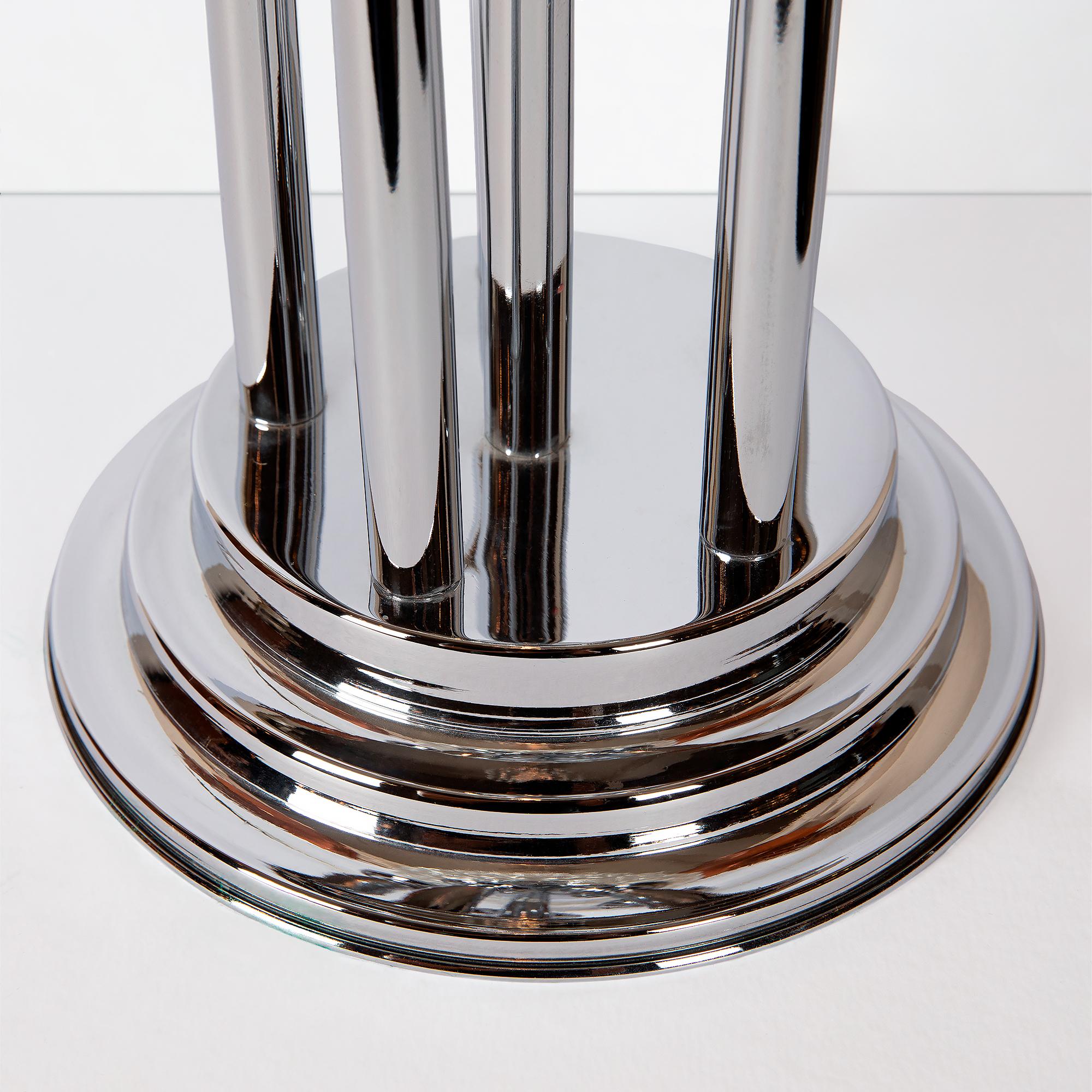Pair of Chrome Metal and Glass Table Lamps, Italy, circa 1980 In Good Condition For Sale In Buenos Aires, Buenos Aires