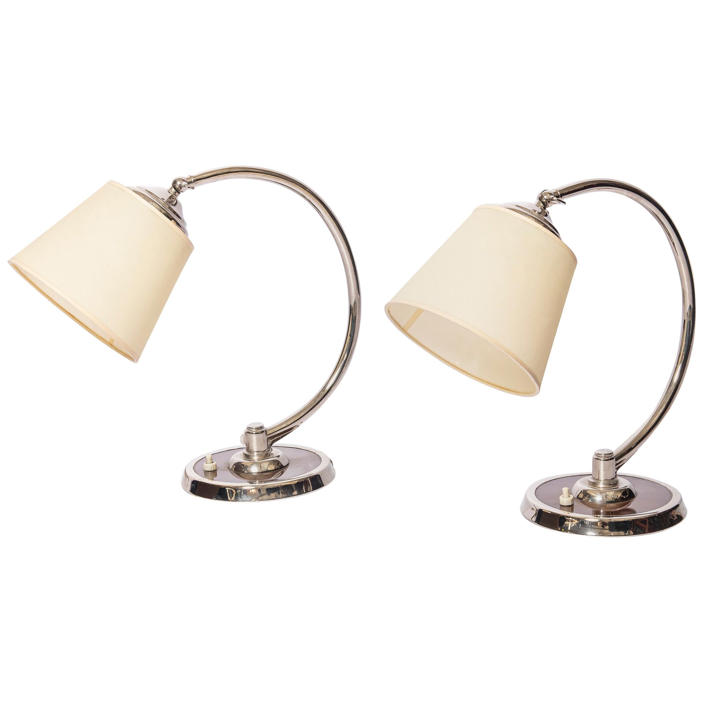Pair of Chrome Metal and Wood Table Lamps by Casa Comte Buenos Aires, circa 1940 For Sale