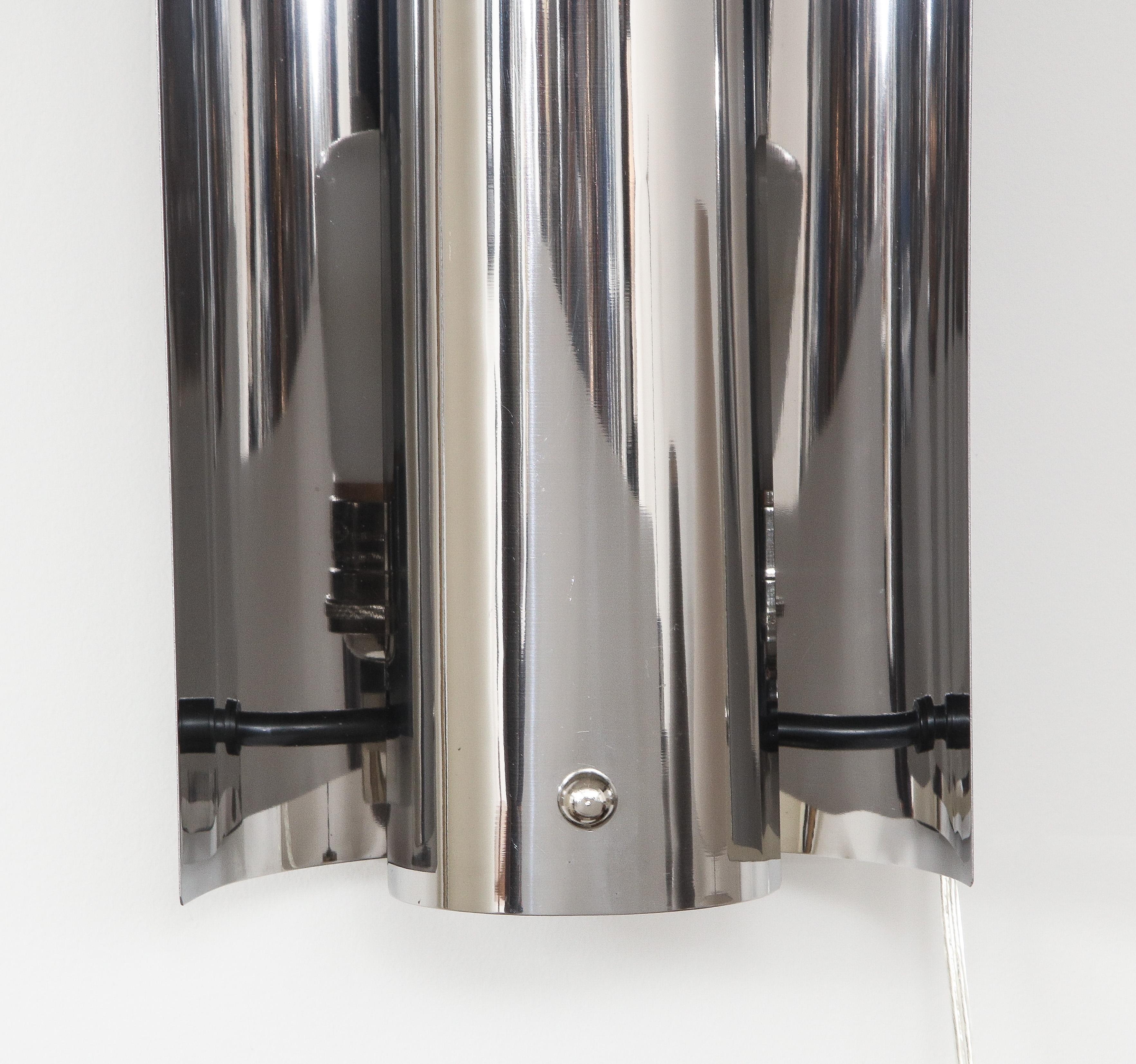 Pair of Chrome Modernist Sconces, Italy, France, circa 1970 In Good Condition In Brooklyn, NY
