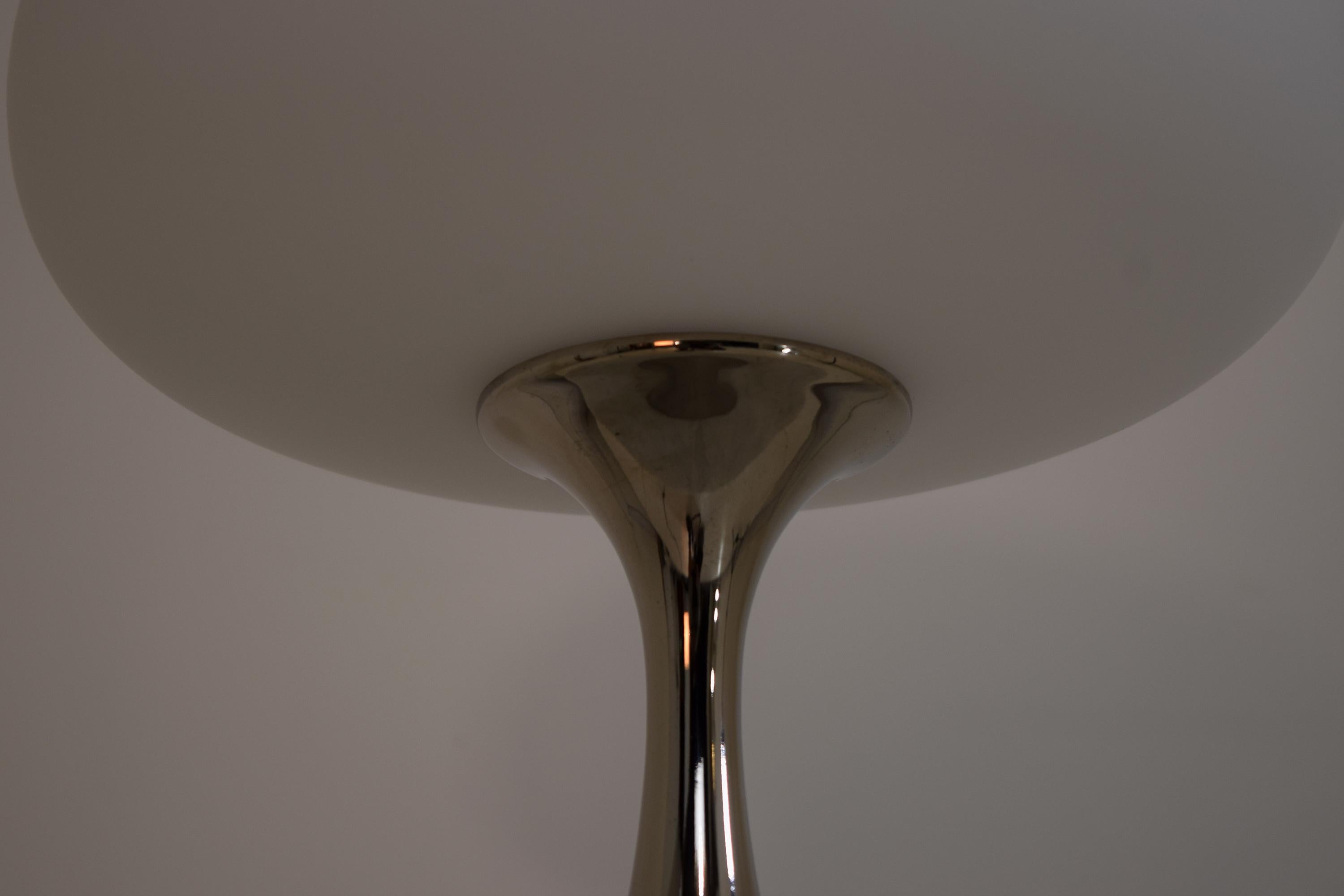 Mid-20th Century Pair of Chrome Mushroom Table Lamps by Laurel