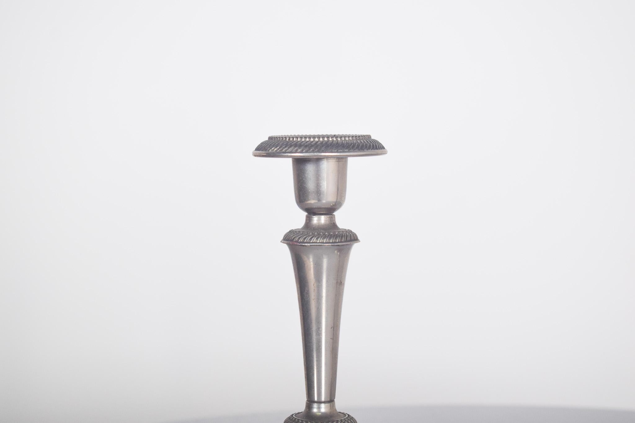 Mid-Century Modern Paire de chandeliers en zinc chromé en vente