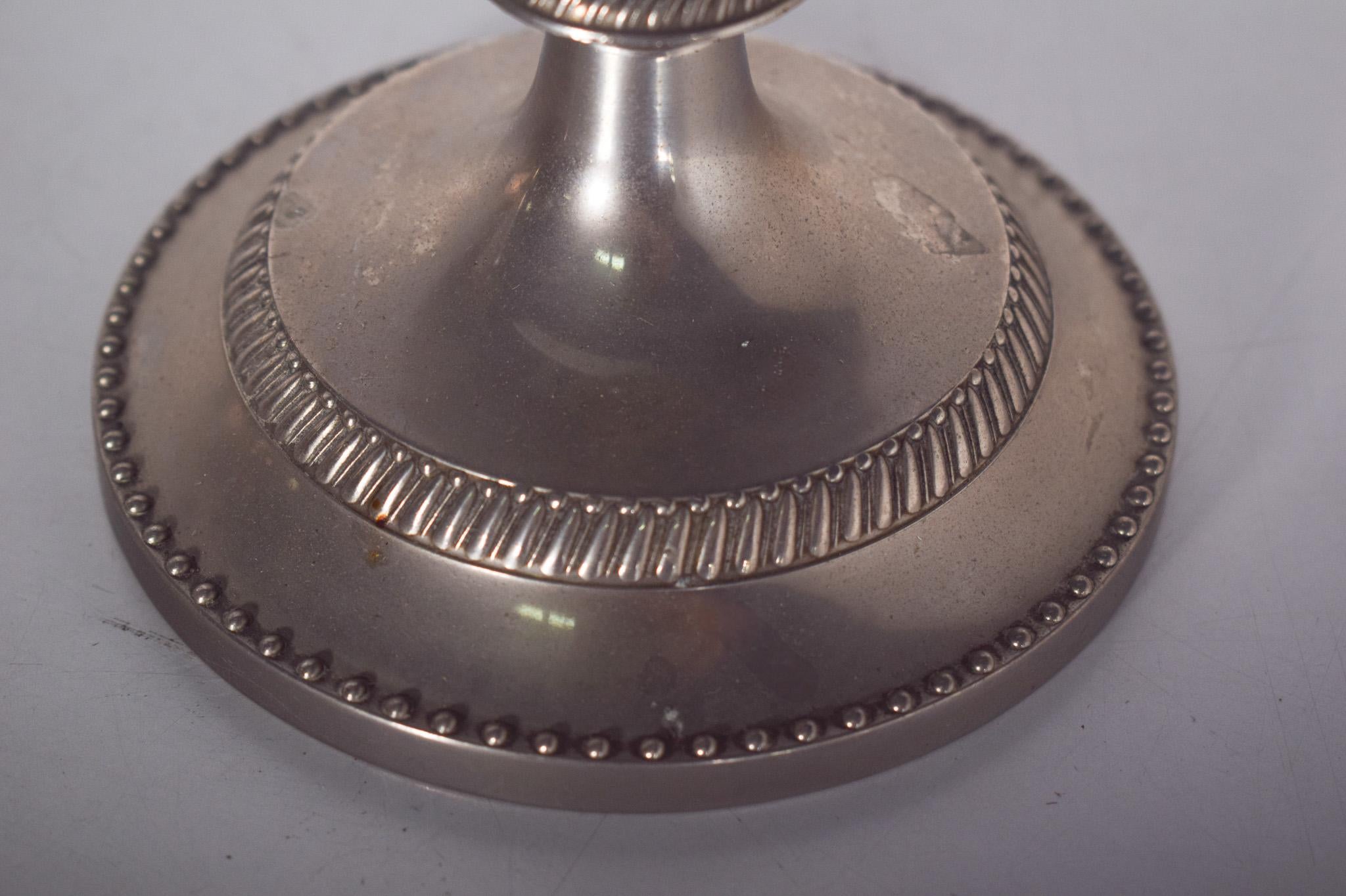 Chrome Paire de chandeliers en zinc chromé en vente
