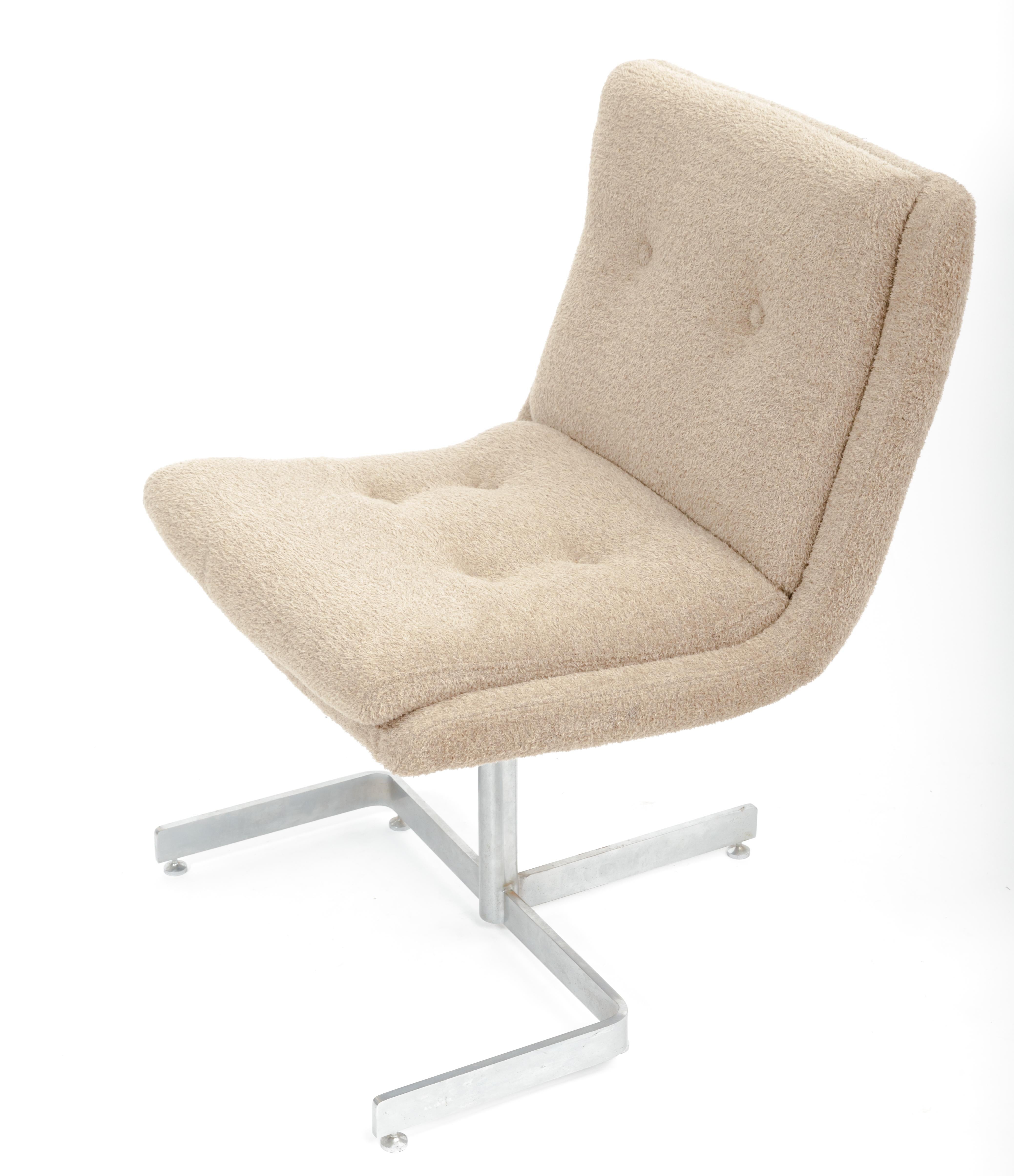 Pair of Chrome Steel and Cream Bouclé Lounge Chairs by Raphael Raffel, France For Sale 1