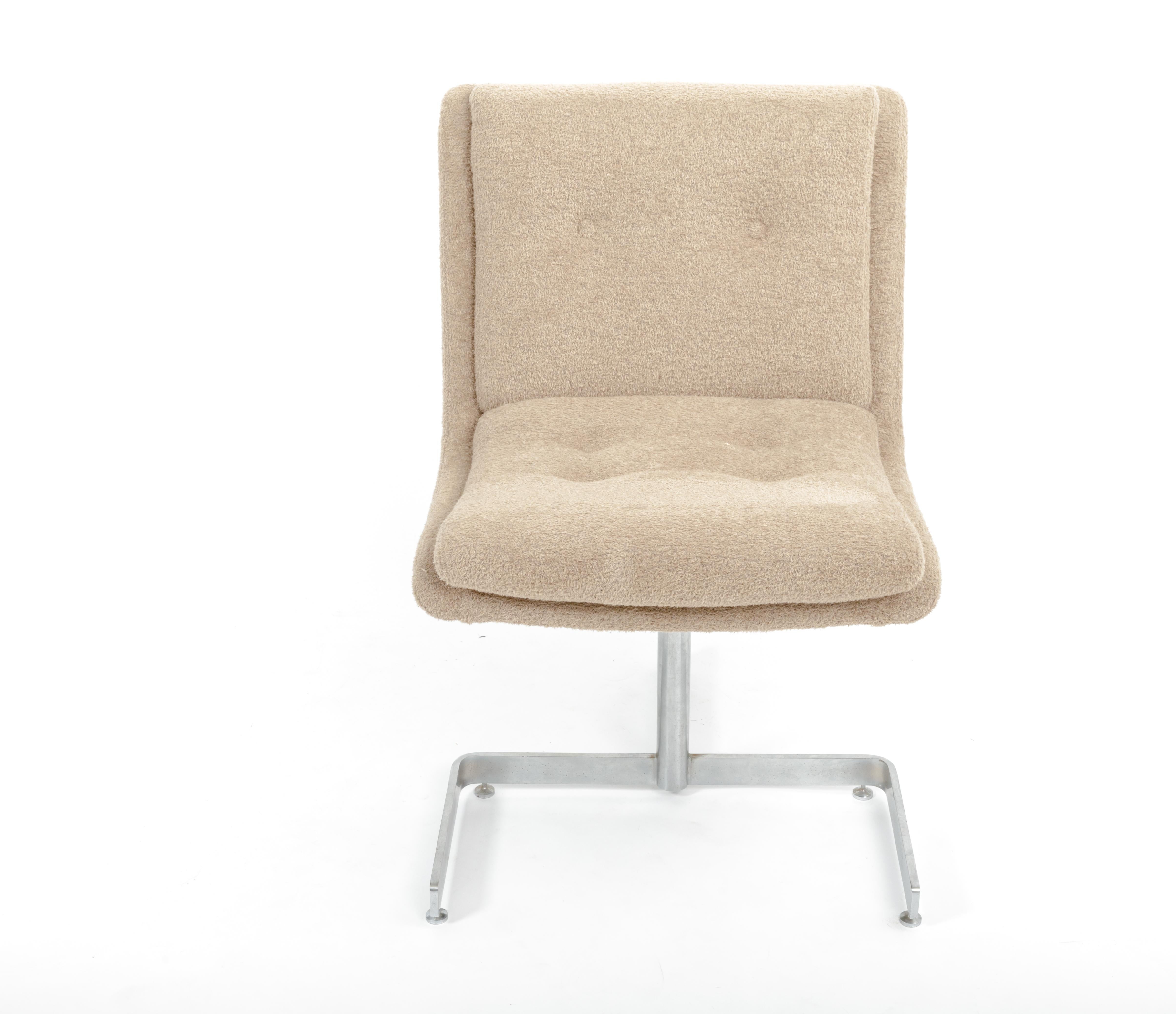 Pair of Chrome Steel and Cream Bouclé Lounge Chairs by Raphael Raffel, France For Sale 2
