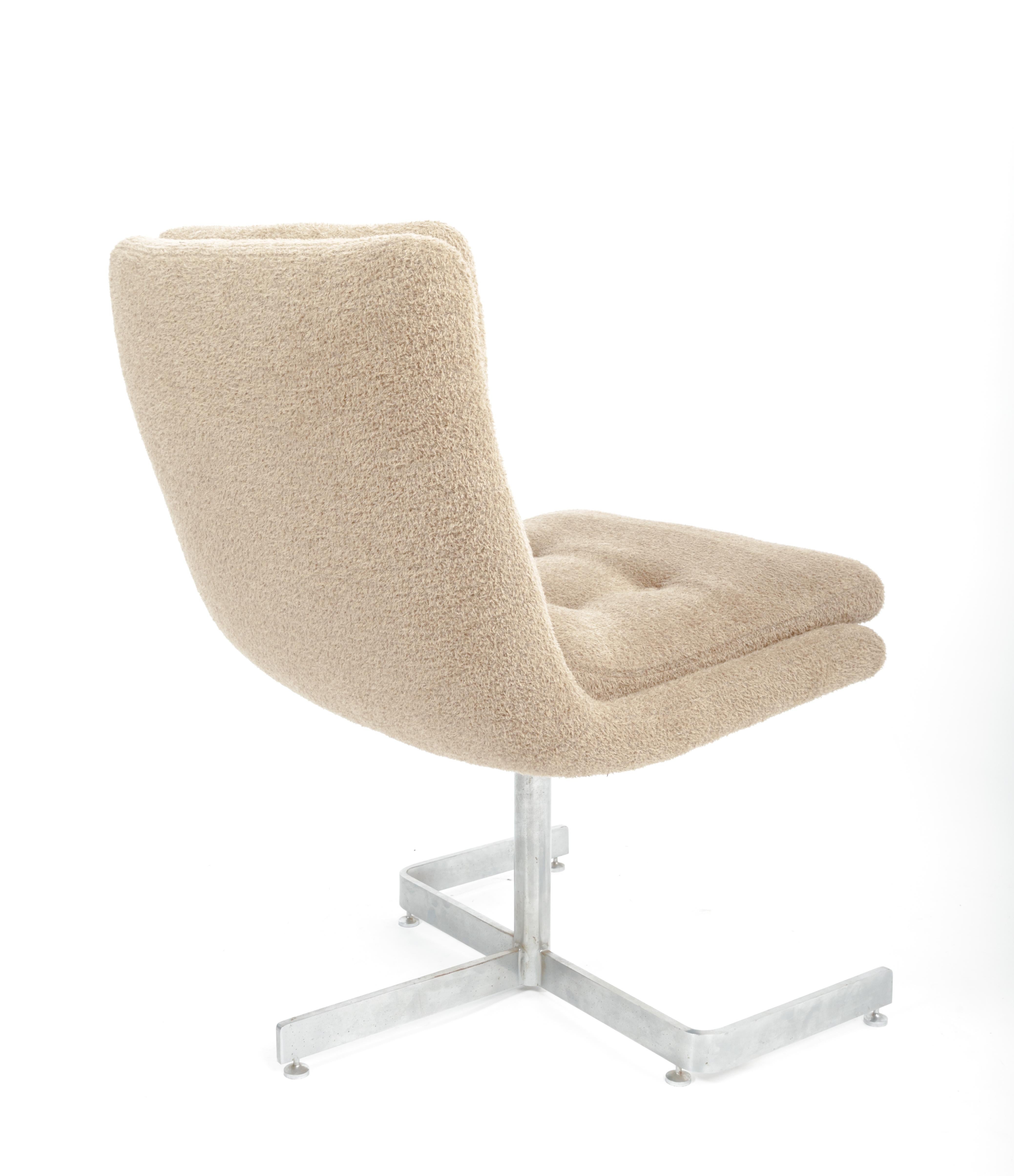 French Pair of Chrome Steel and Cream Bouclé Lounge Chairs by Raphael Raffel, France For Sale