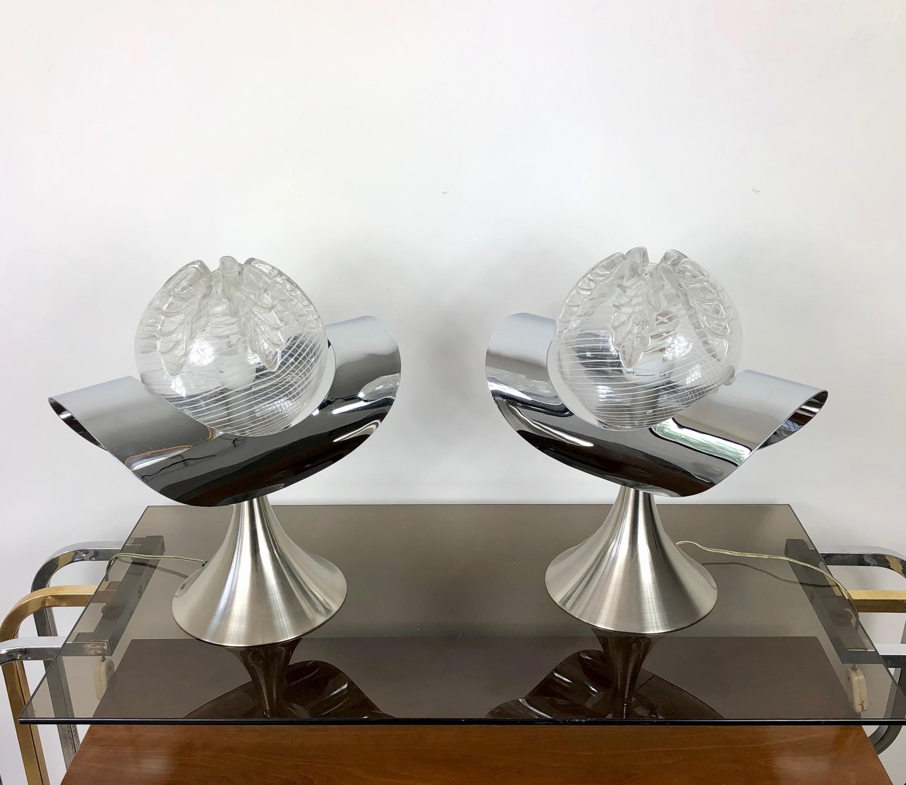 Mid-Century Modern Pair of Chrome, Steel and Glass Table Lamp, Italy, 1970s For Sale