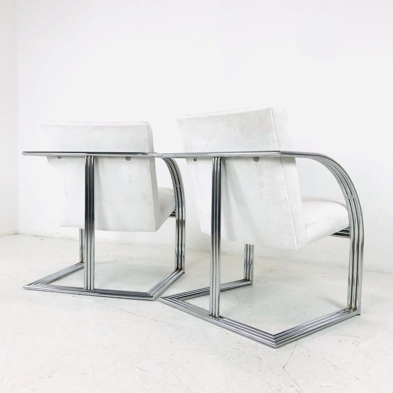 Mid-Century Modern Pair of Chrome T-Back Dining Chairs by Milo Baughman For Sale