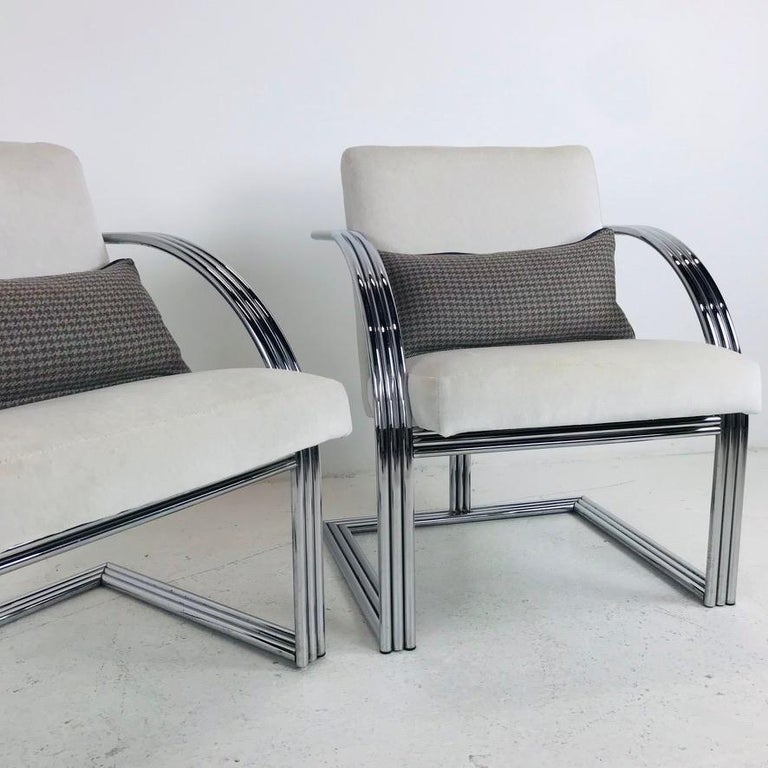 Late 20th Century Pair of Chrome T-Back Dining Chairs by Milo Baughman For Sale