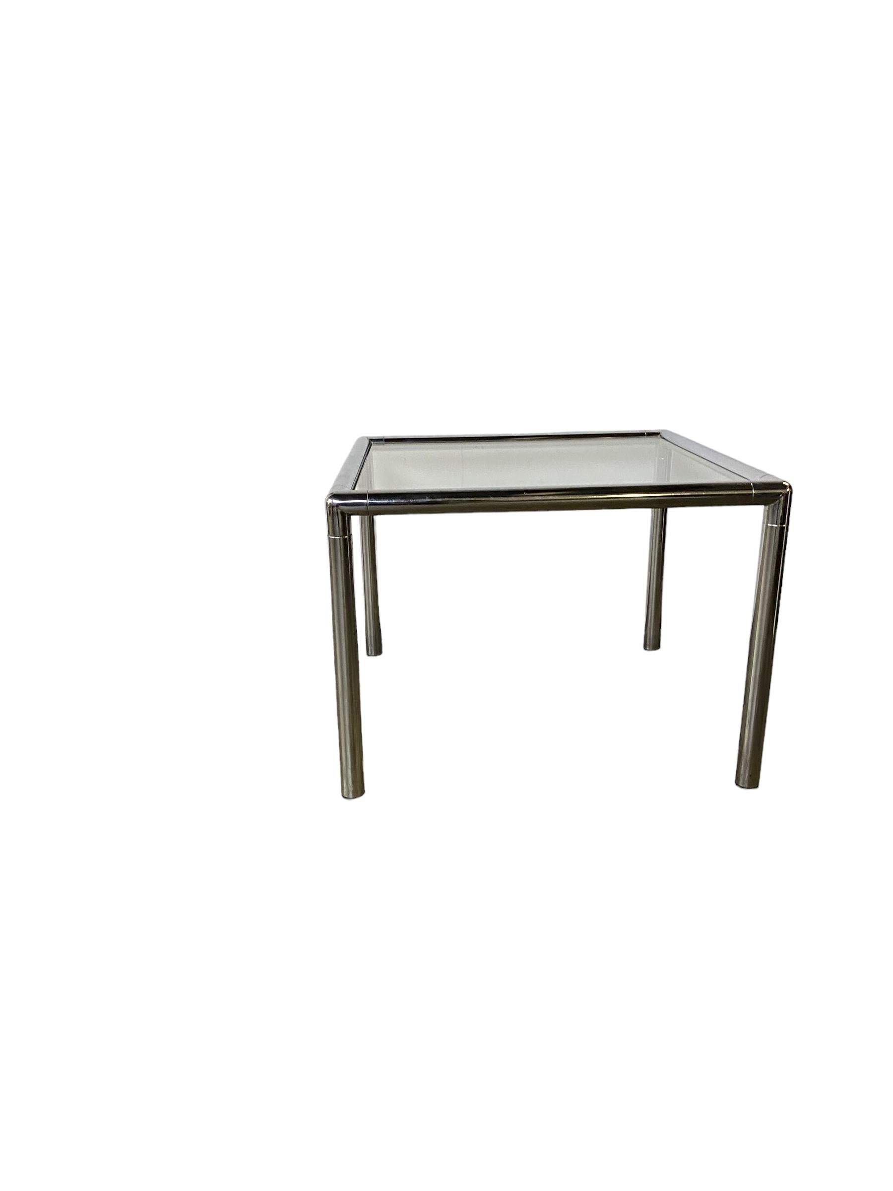 Mid-Century Modern Pair of Chrome Tube End Tables For Sale